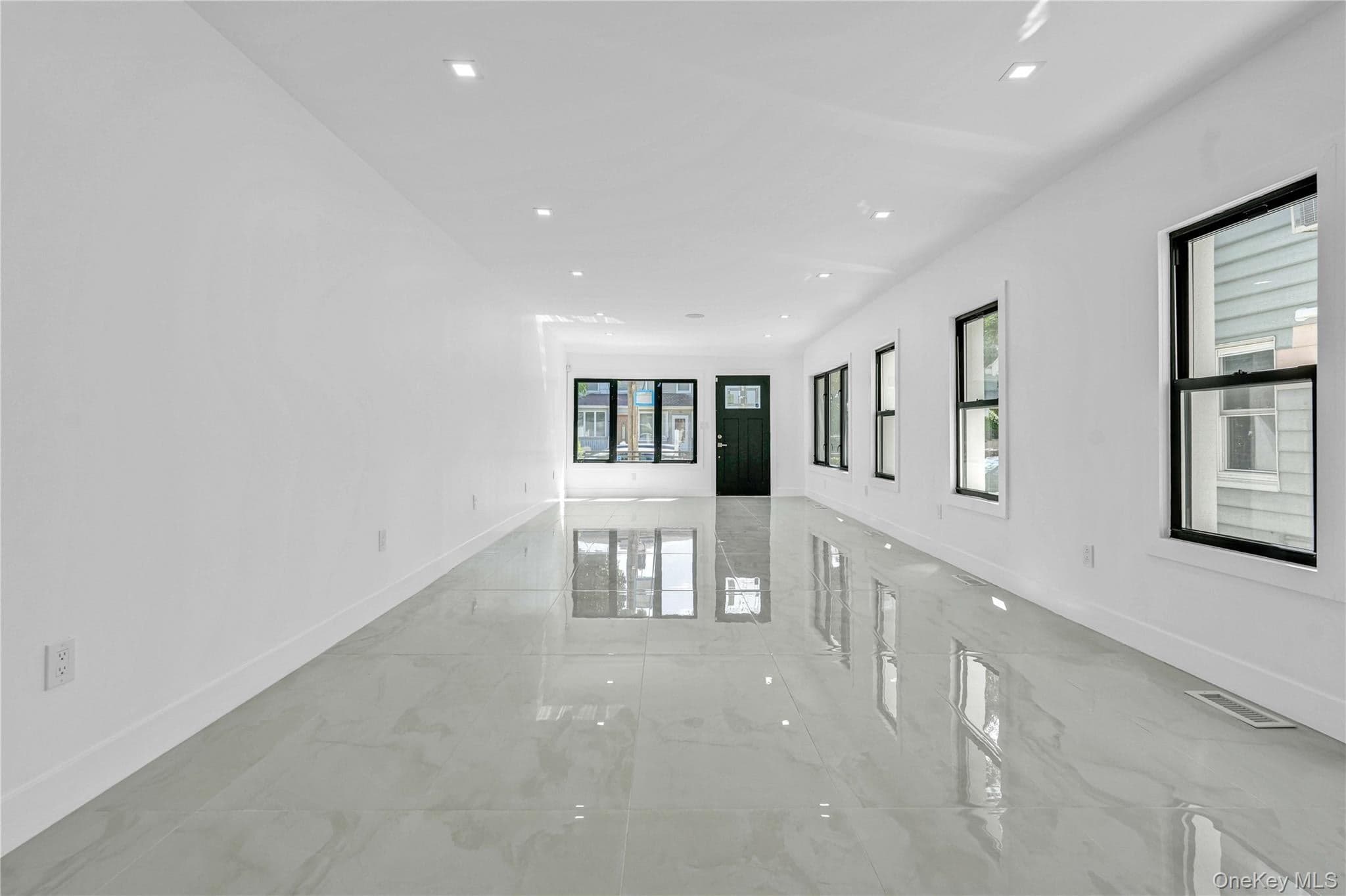 1050 E 31st Street thumbnail 3