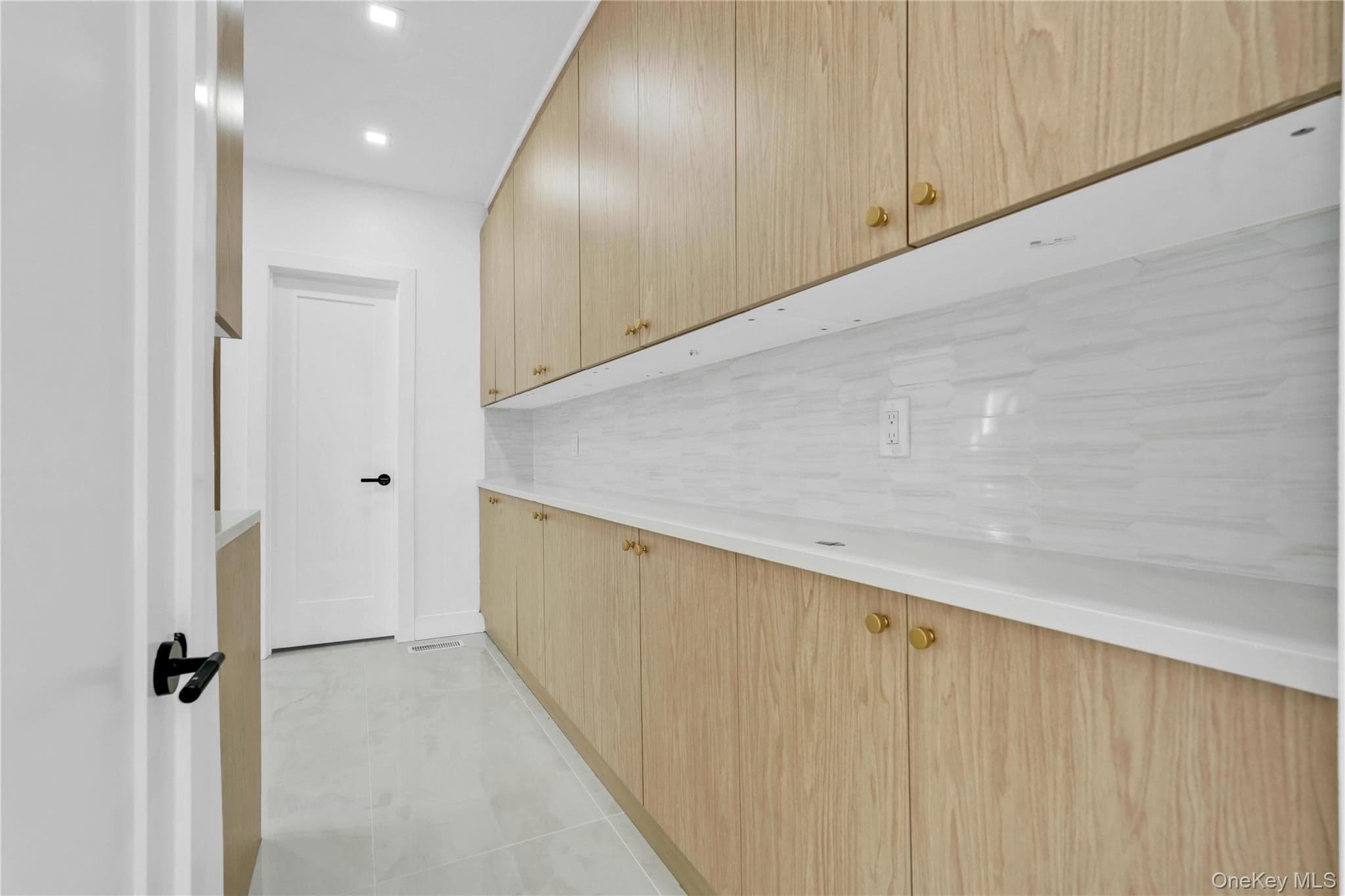 1050 E 31st Street thumbnail 7