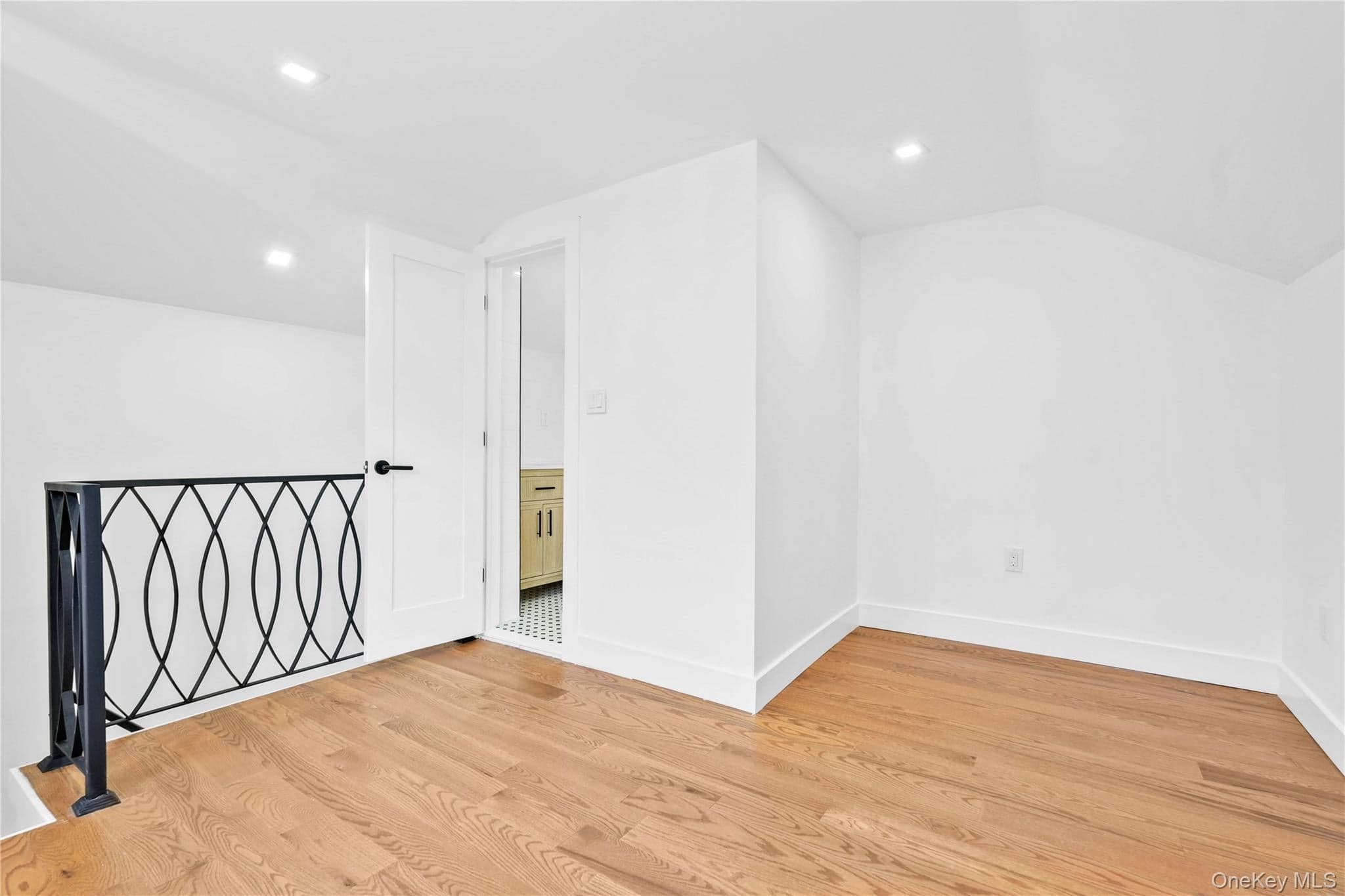1050 E 31st Street thumbnail 21