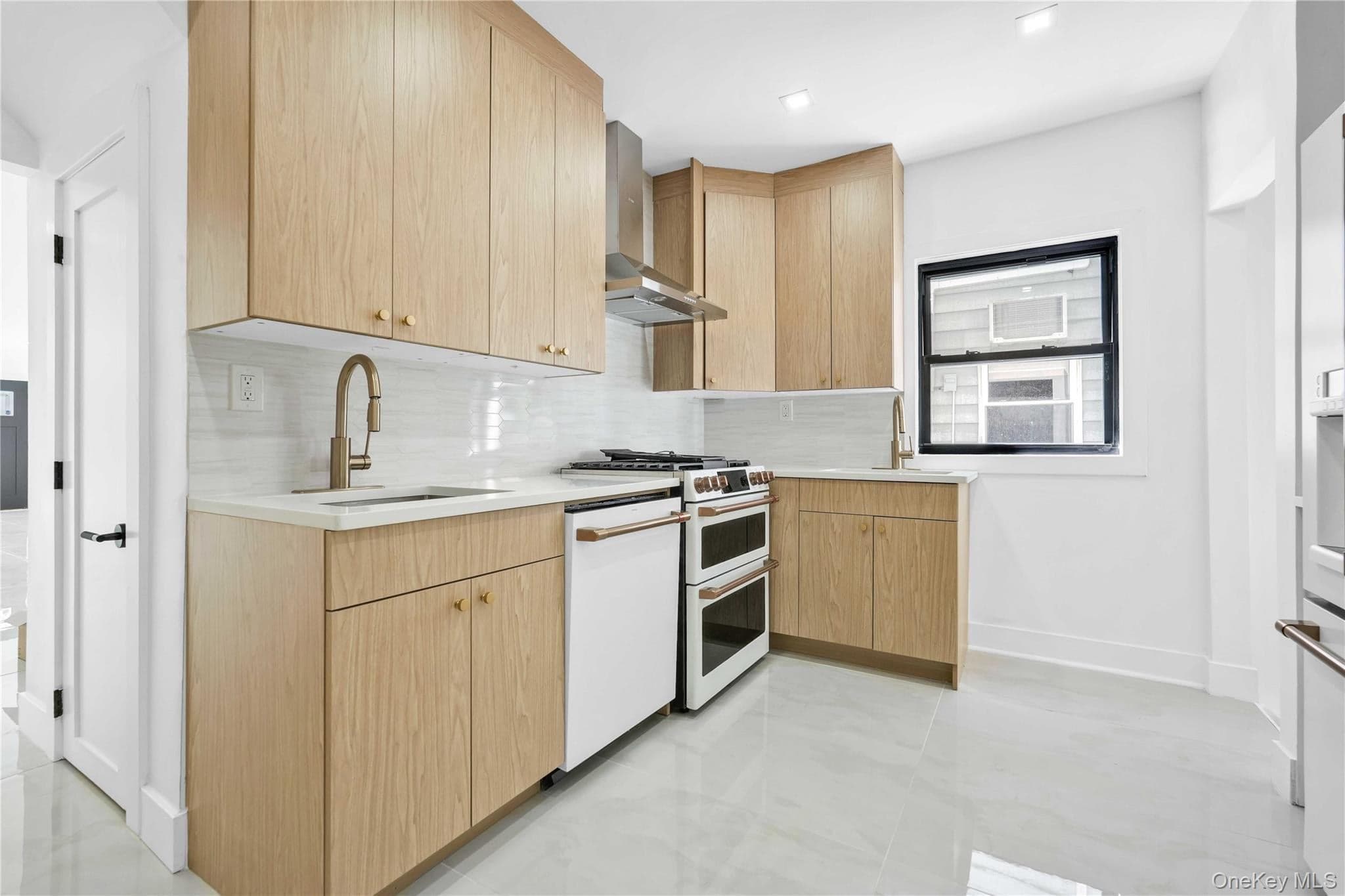1050 E 31st Street thumbnail 8