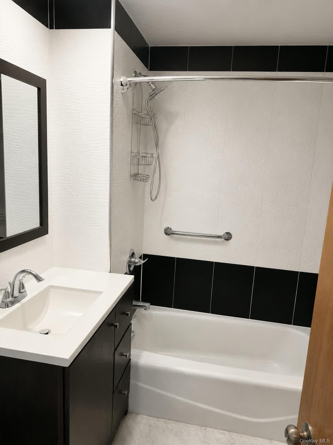 3215 Leavitt Street Unit: 1C thumbnail 5