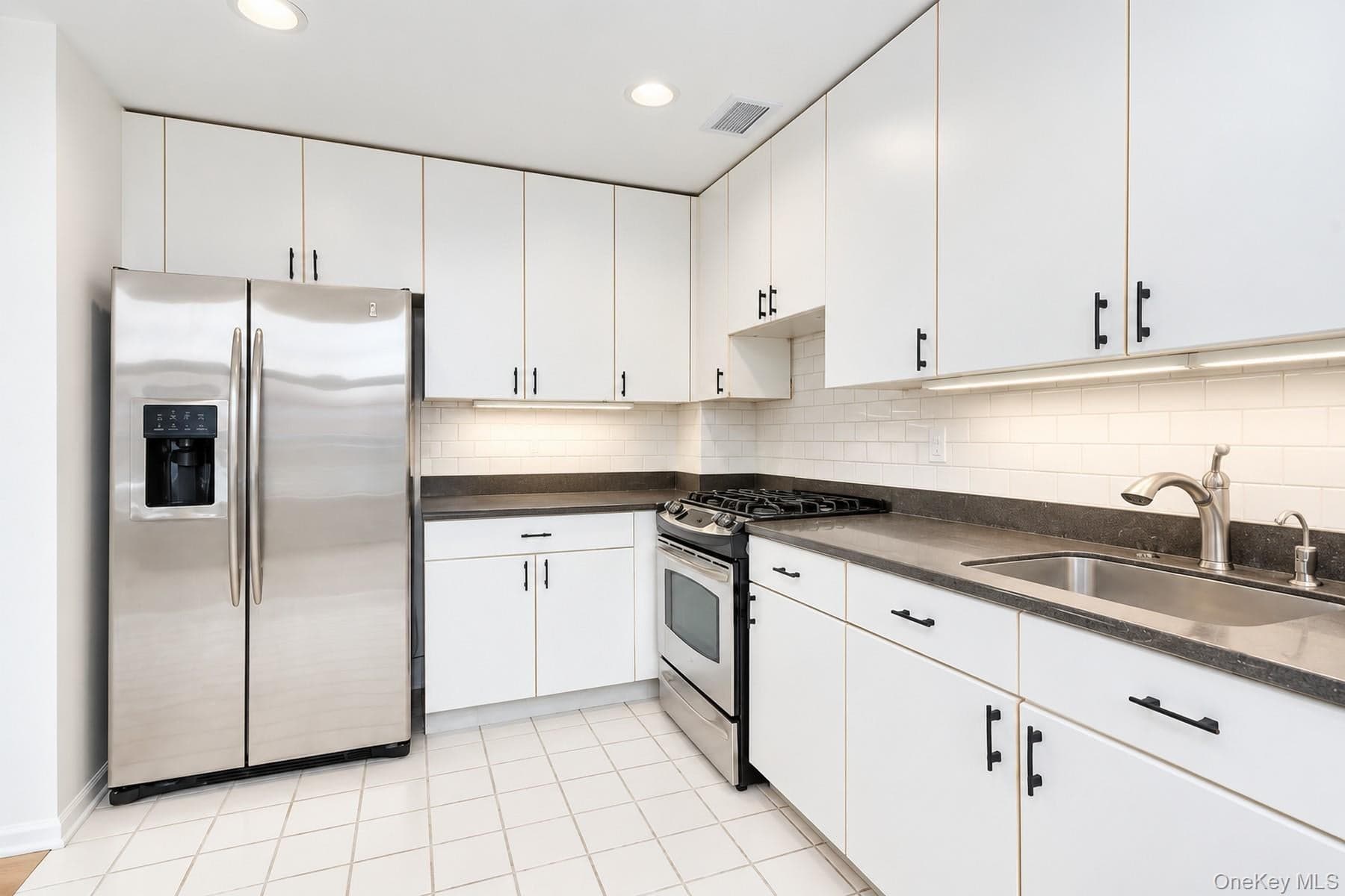 213 Devries Court Unit: 213 thumbnail 14