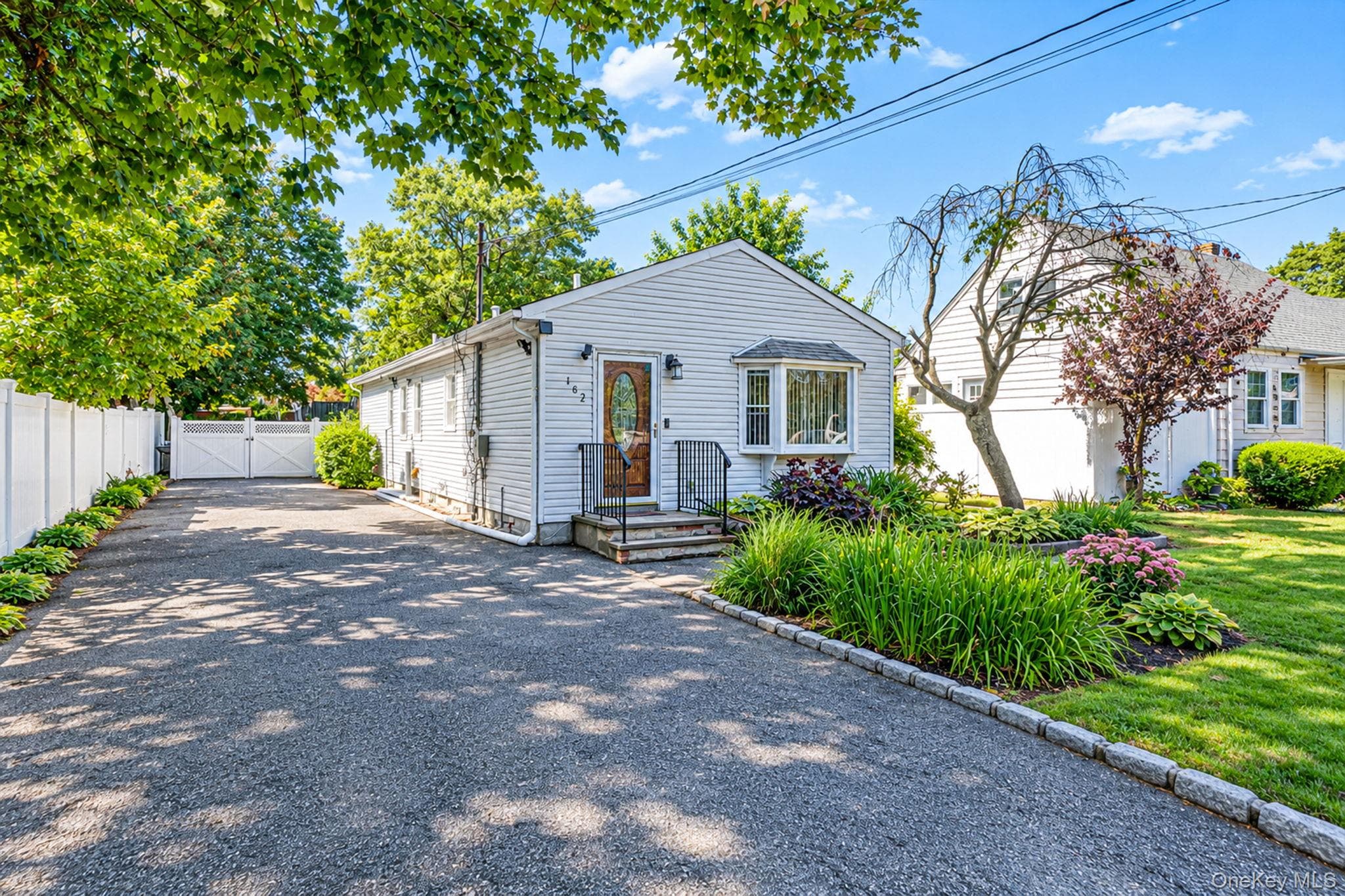 182 Commack Road thumbnail 7