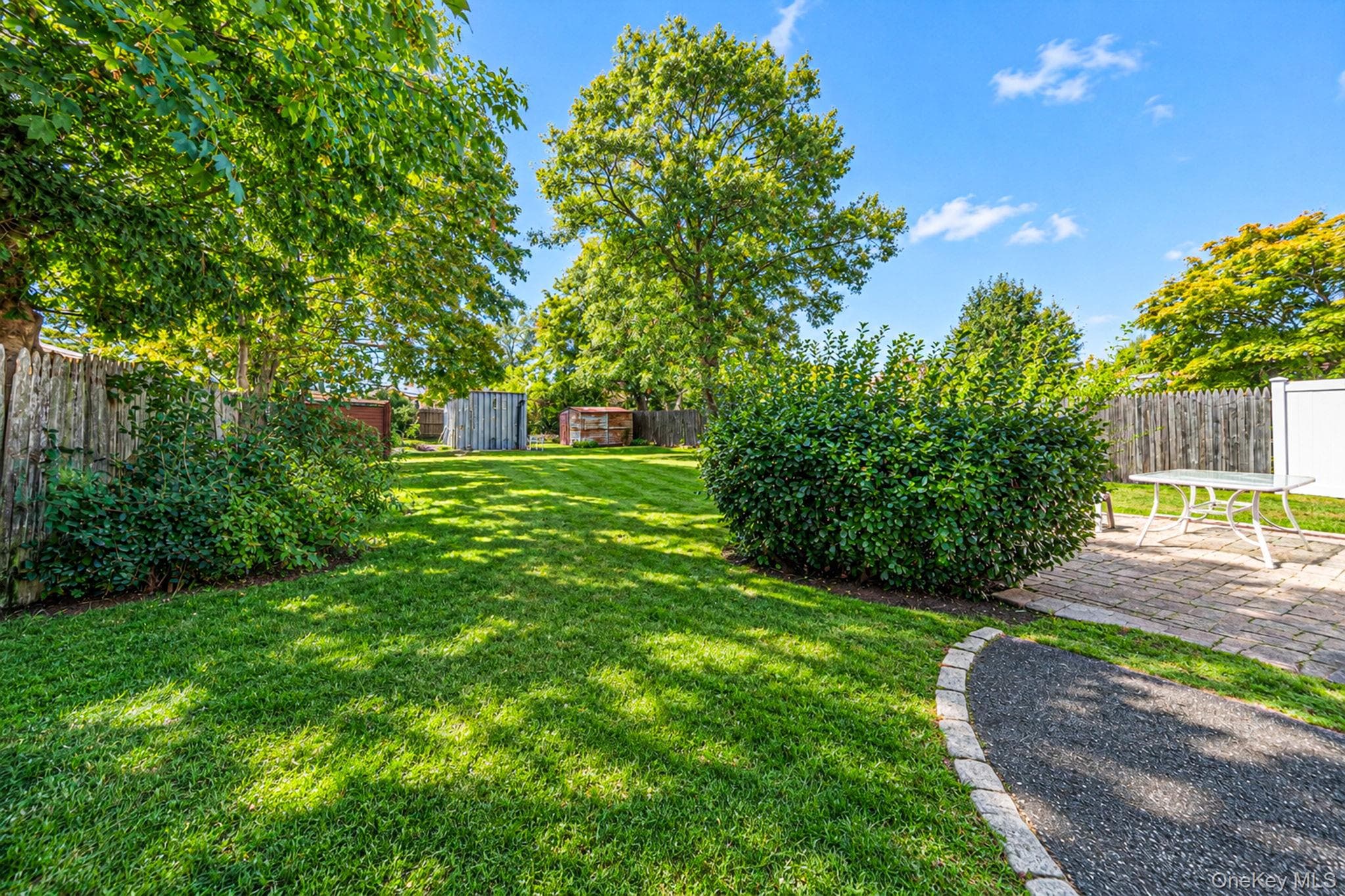 182 Commack Road thumbnail 10