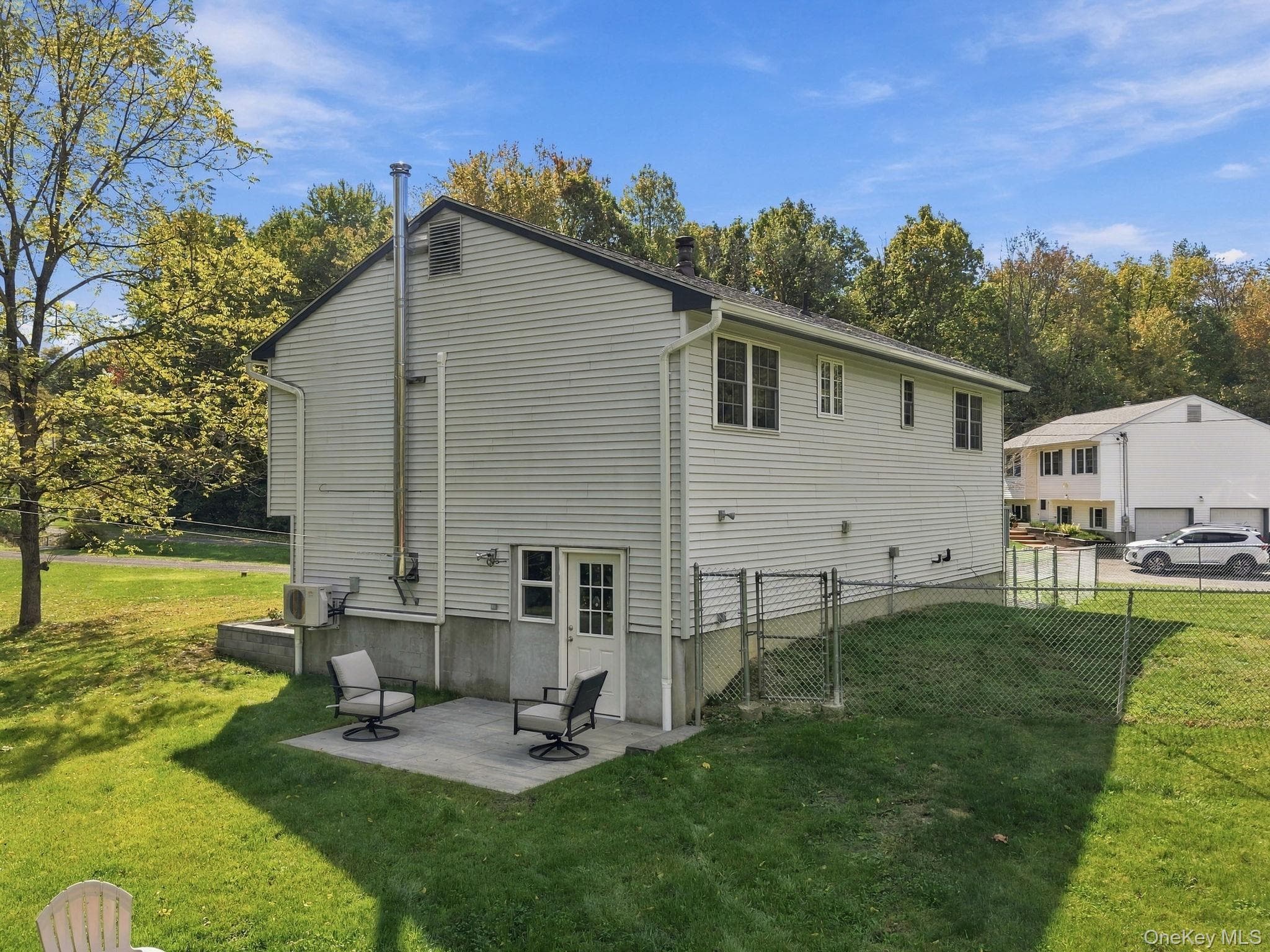 611 N Elting Corners Road thumbnail 33