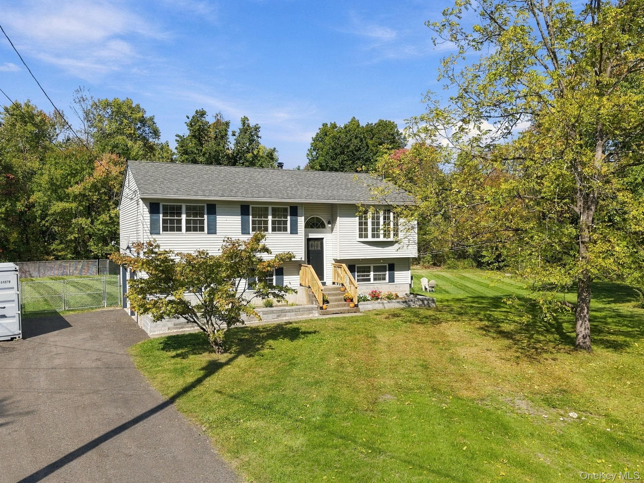 611 N Elting Corners Road thumbnail 2