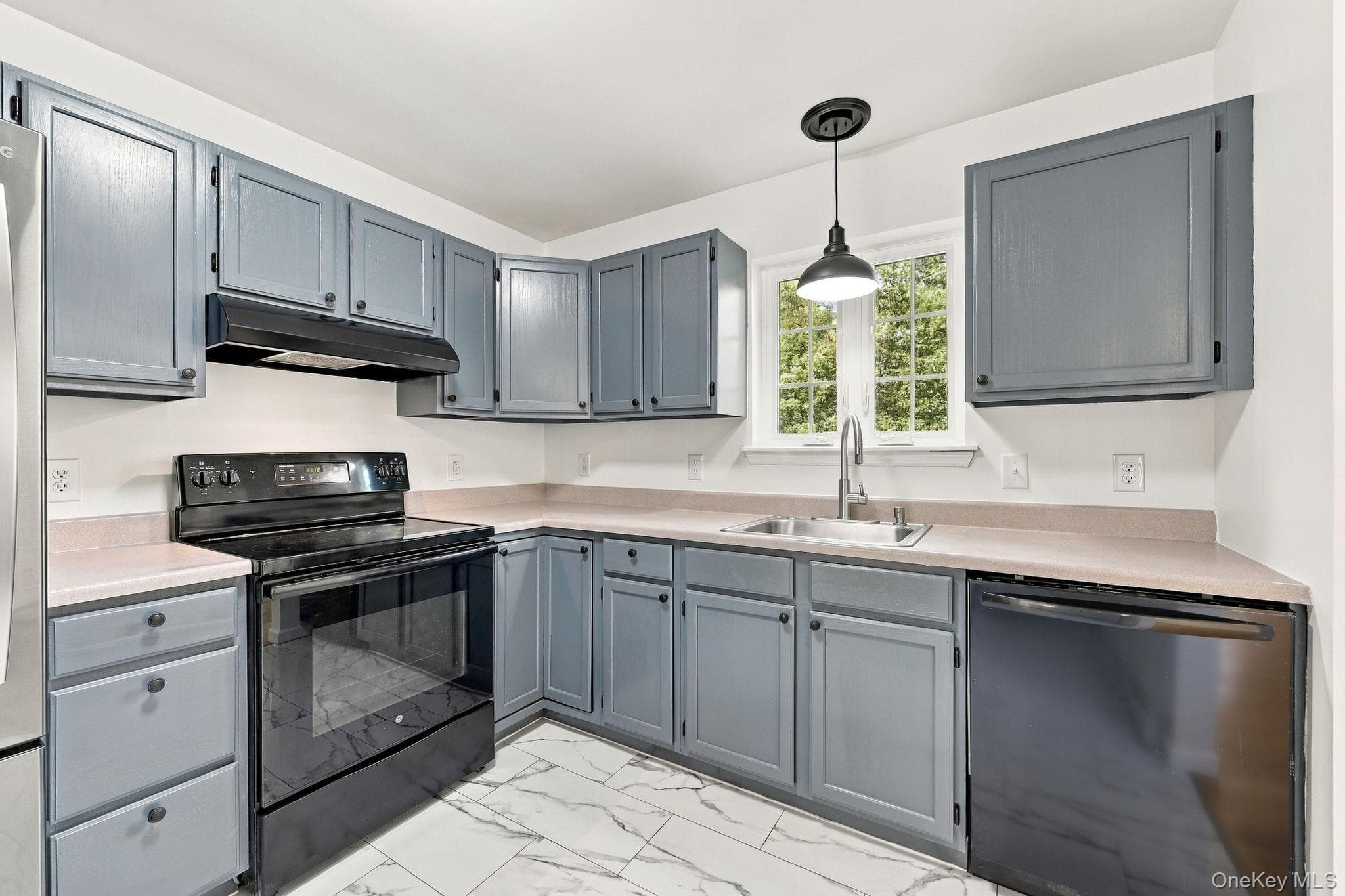 611 N Elting Corners Road thumbnail 11