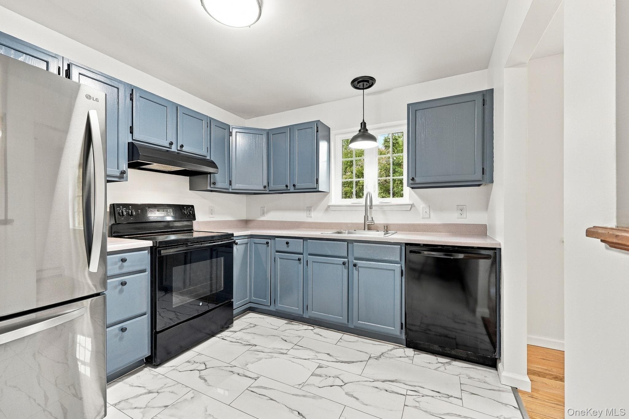 611 N Elting Corners Road thumbnail 9