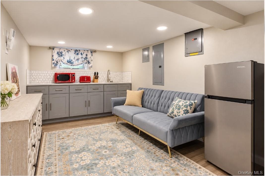 58 W Windsor Parkway thumbnail 19