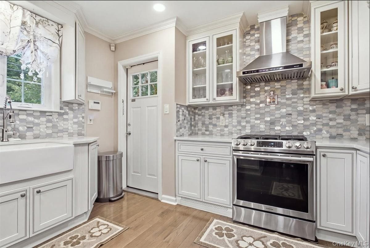 58 W Windsor Parkway thumbnail 9