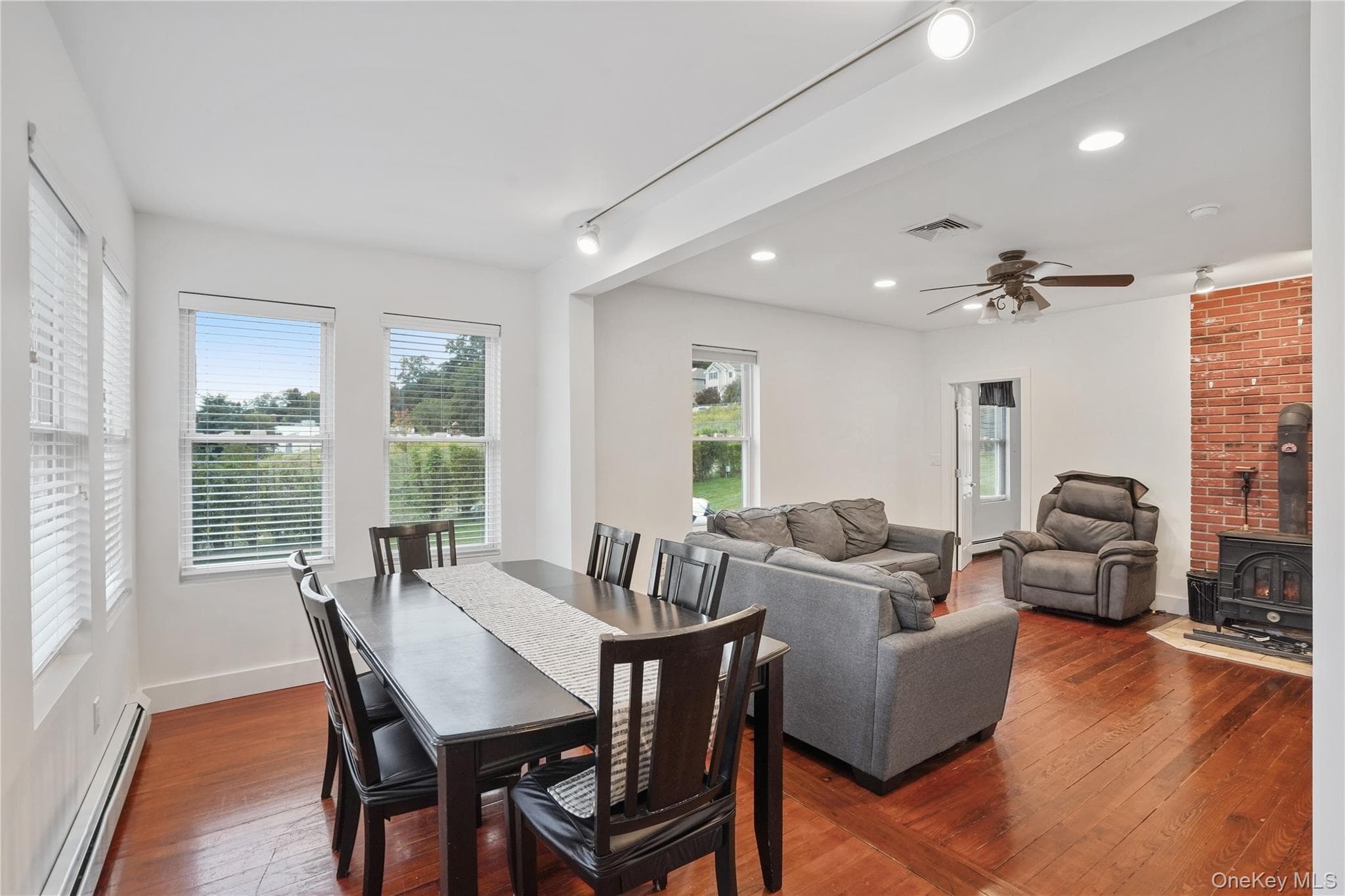 104 Maple Avenue thumbnail 9