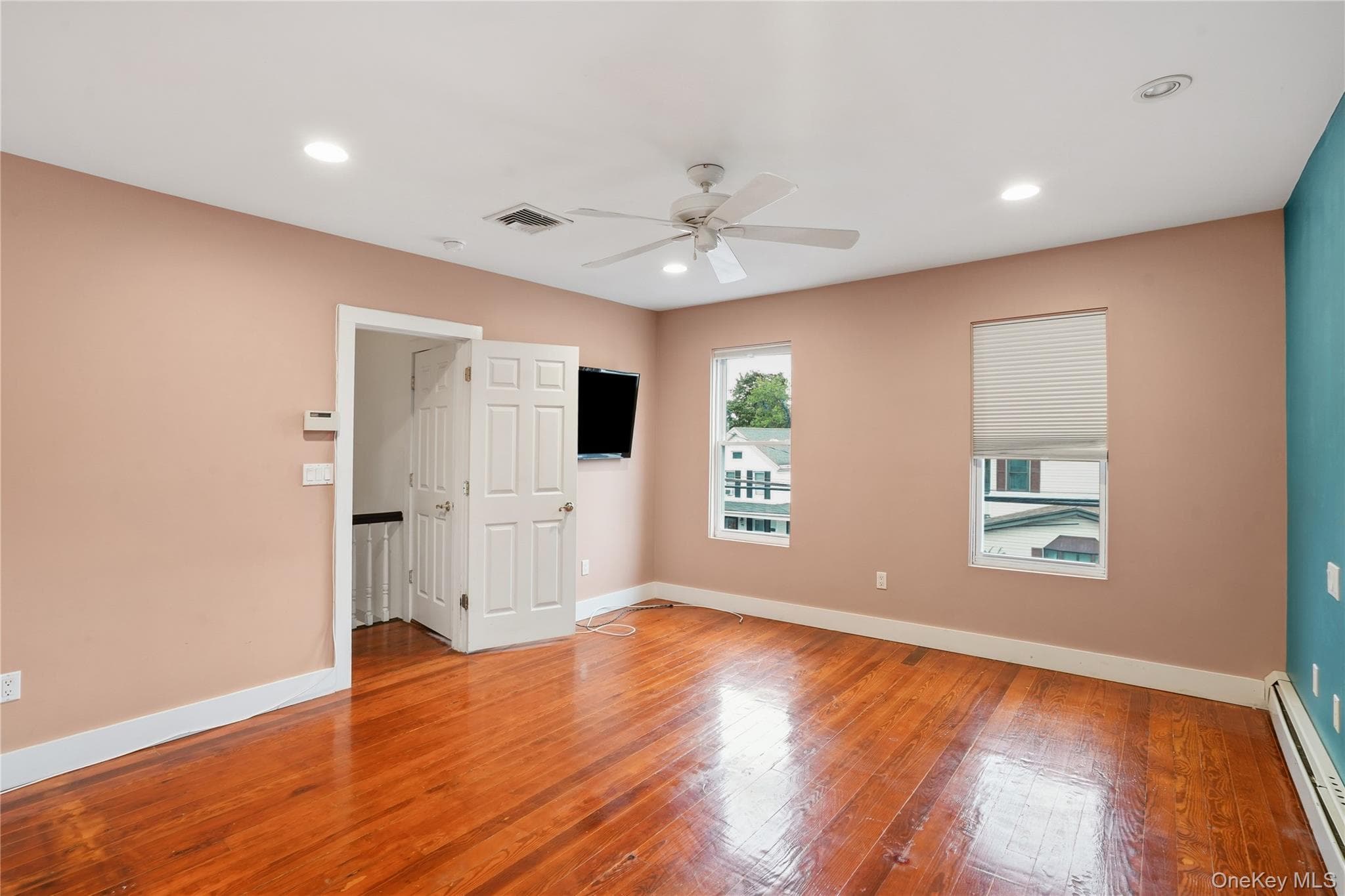 104 Maple Avenue thumbnail 15