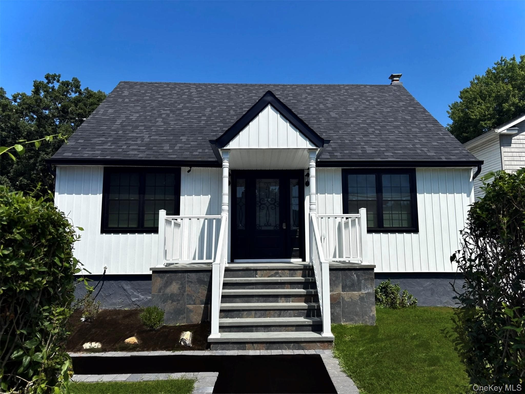 7 E Lakeland Street, Bay Shore