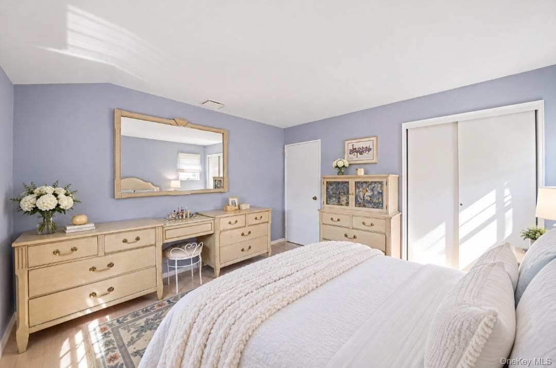 149 Burlington Avenue thumbnail 16