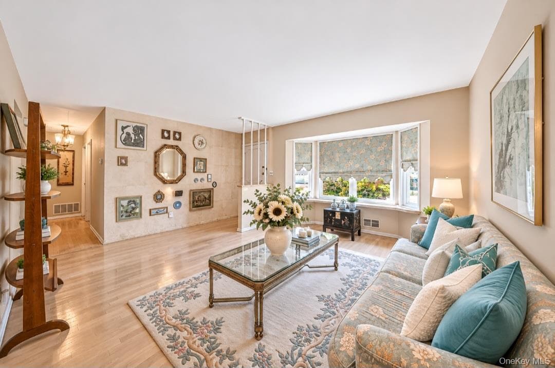 149 Burlington Avenue thumbnail 8