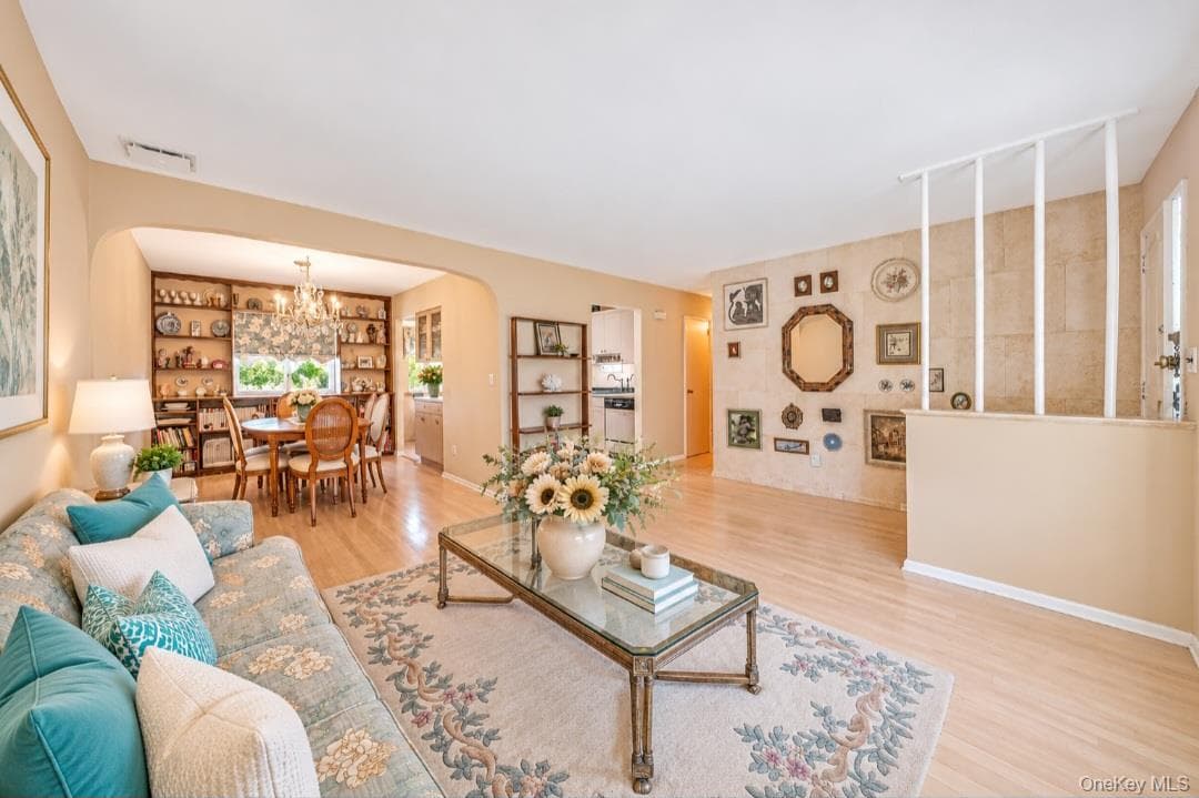 149 Burlington Avenue thumbnail 9