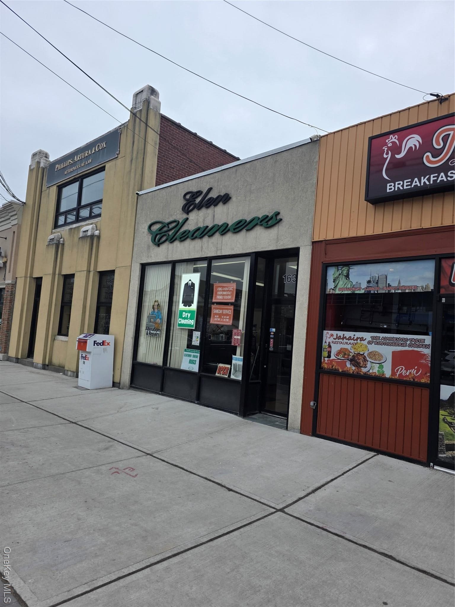 163 S Wellwood Avenue, Lindenhurst