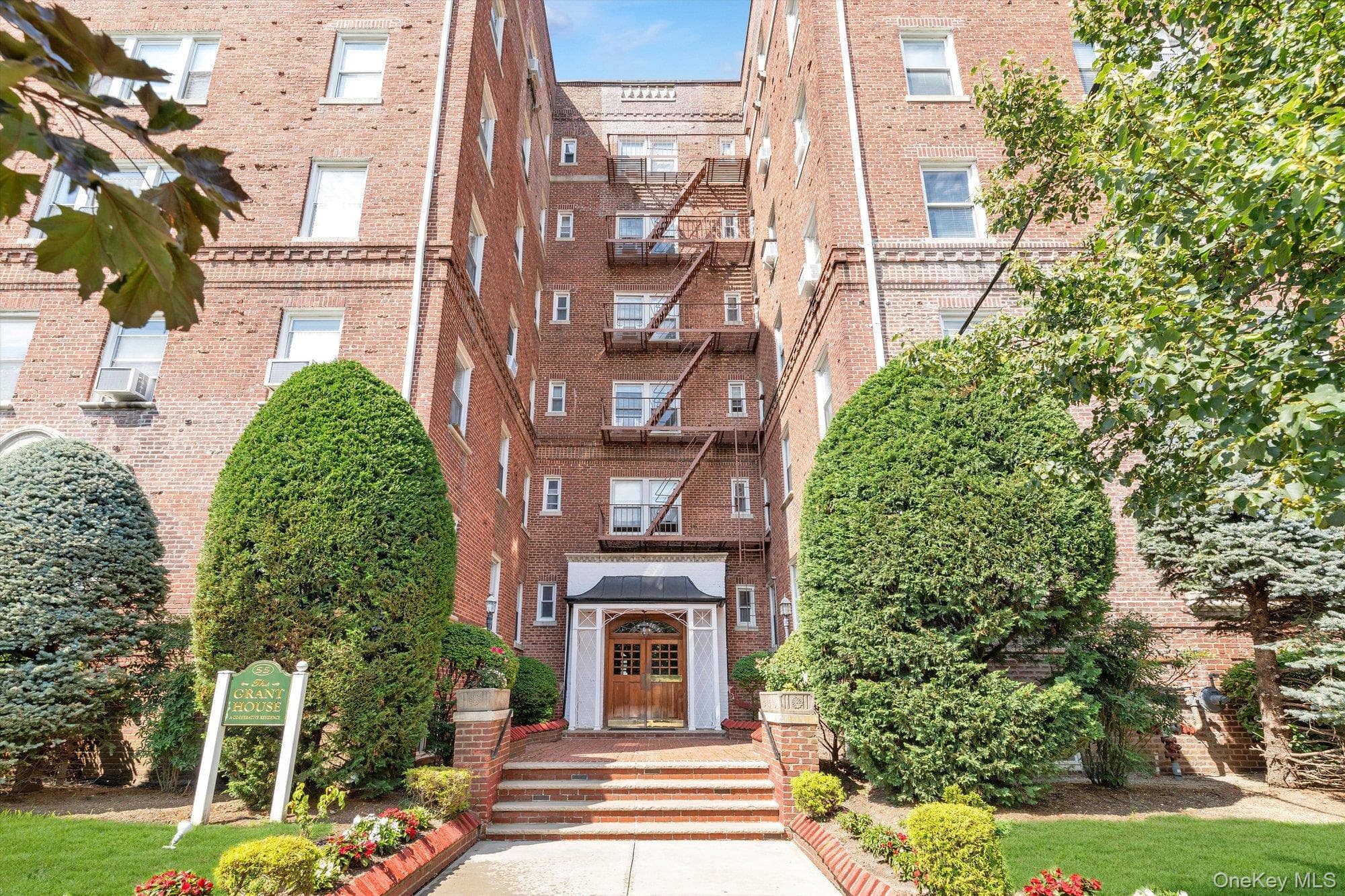 55 Grand Avenue Unit: 2A, Rockville Centre