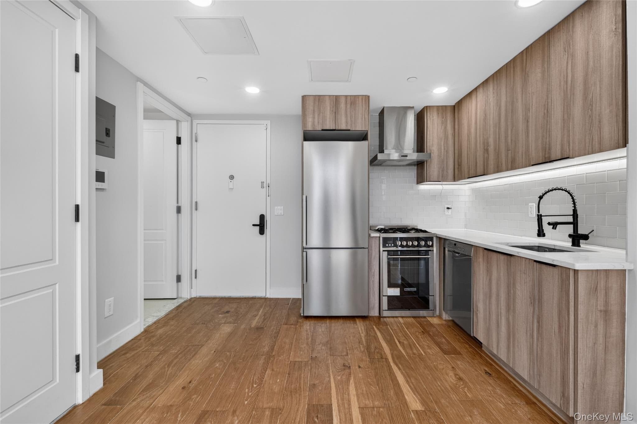 14617 Northern Boulevard Unit: 2A thumbnail 6