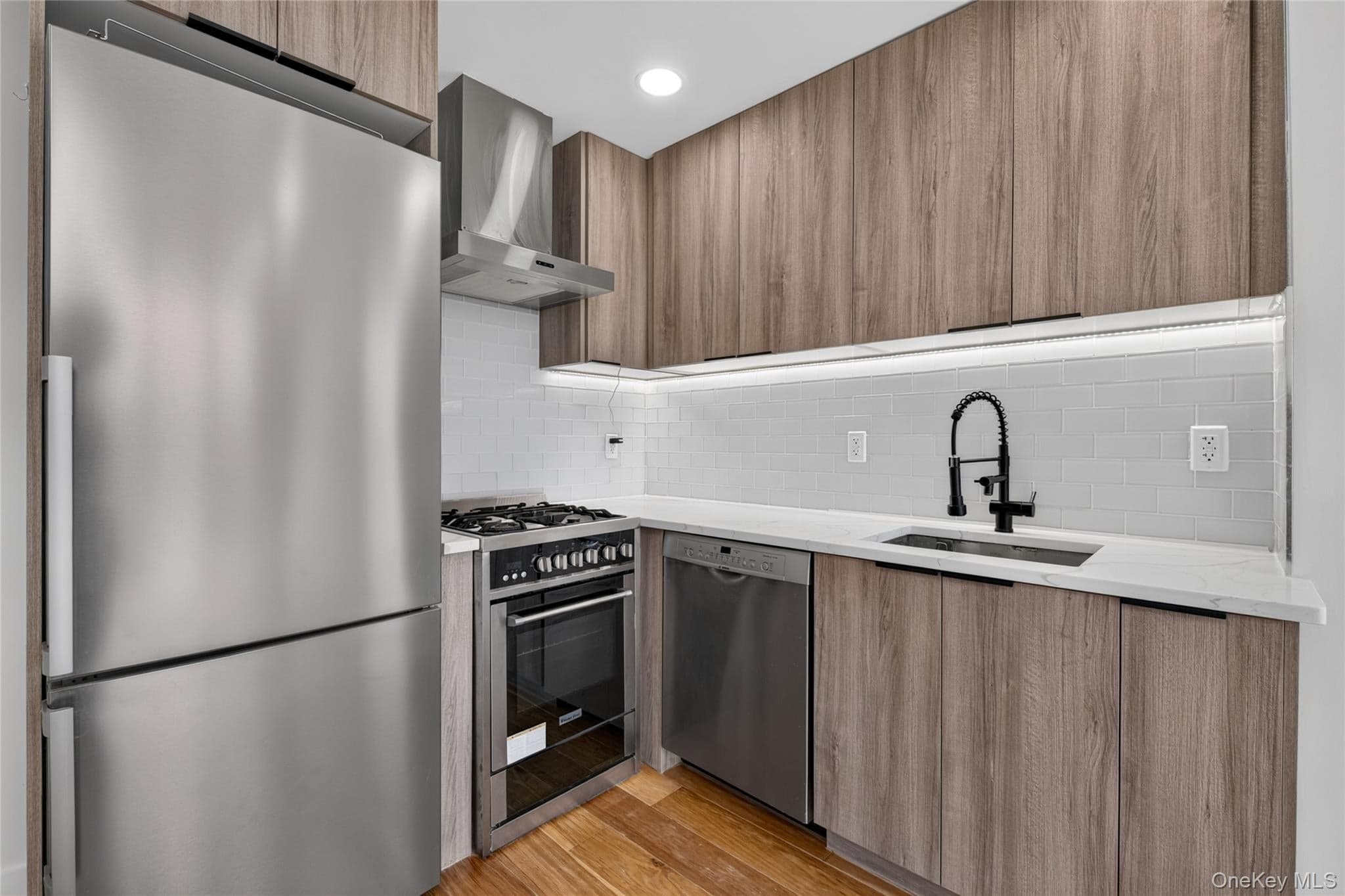 14617 Northern Boulevard Unit: 2A thumbnail 2