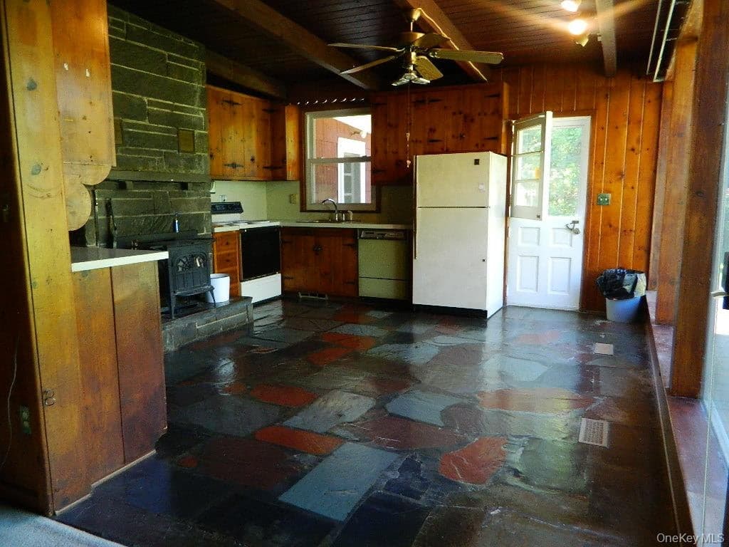 107 Orchard Lane thumbnail 3