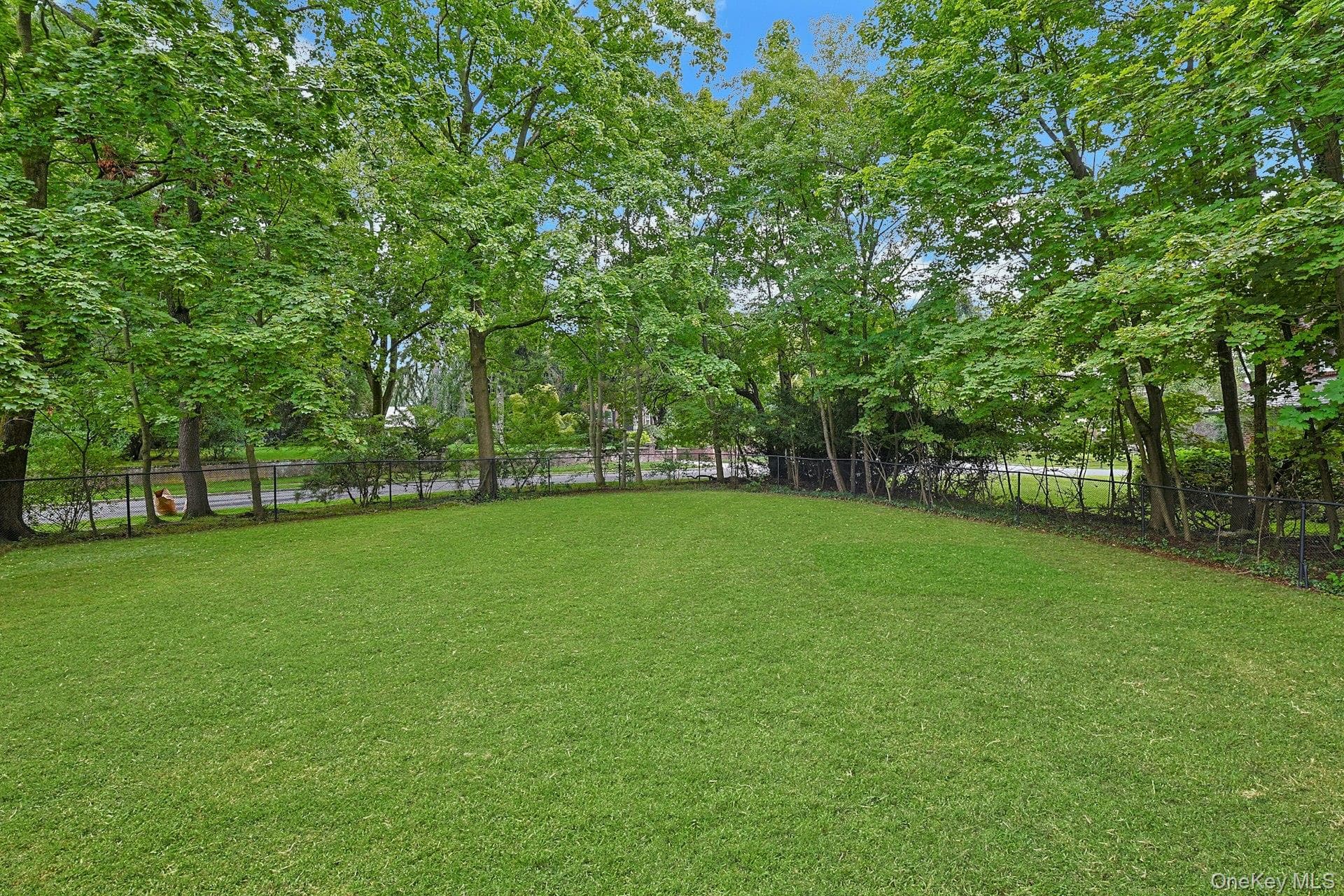 50 Forest Circle thumbnail 26