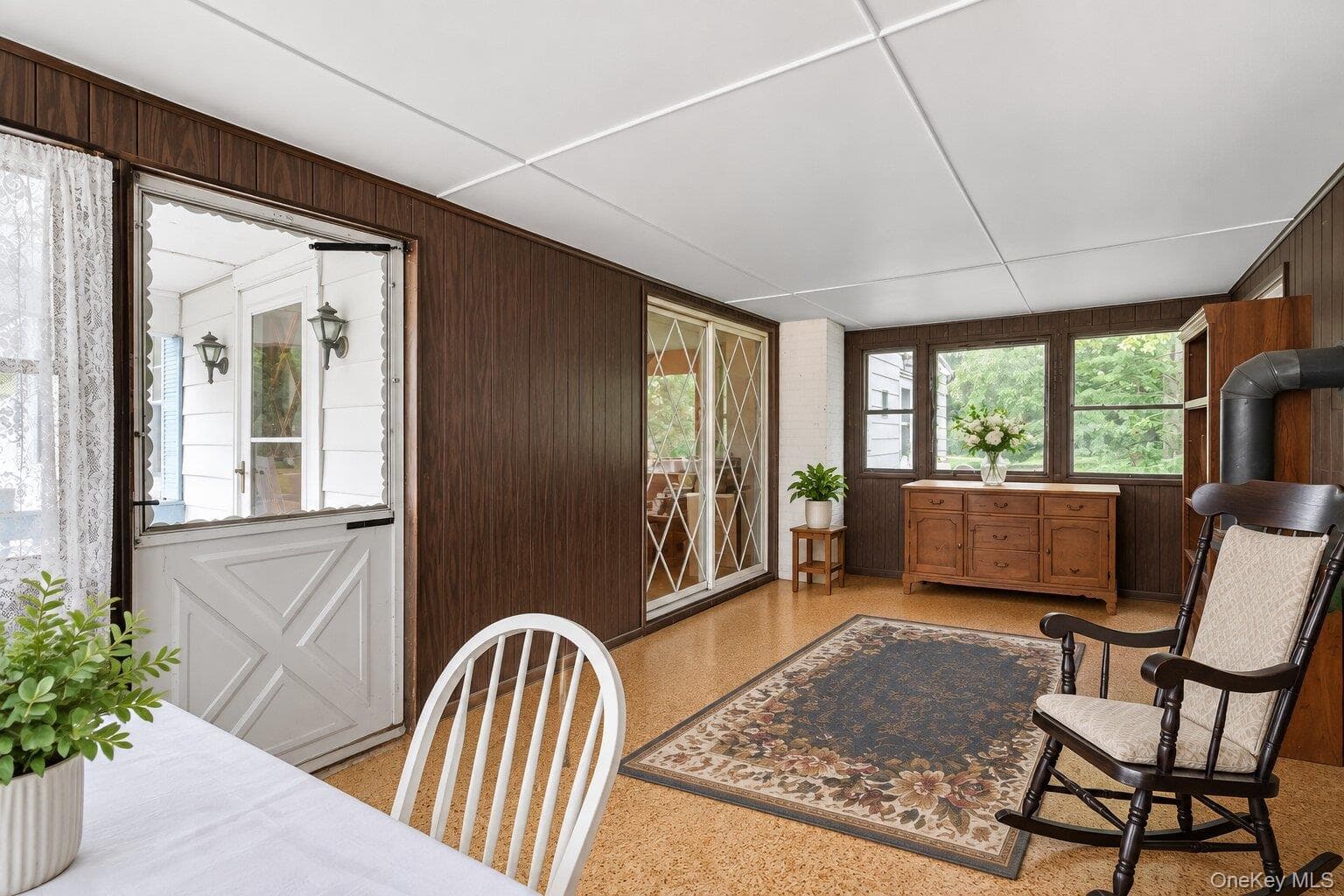 566 Lakeside Road thumbnail 31