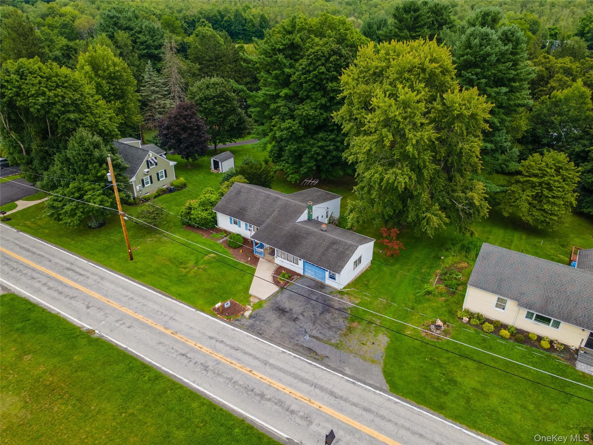 566 Lakeside Road thumbnail 5
