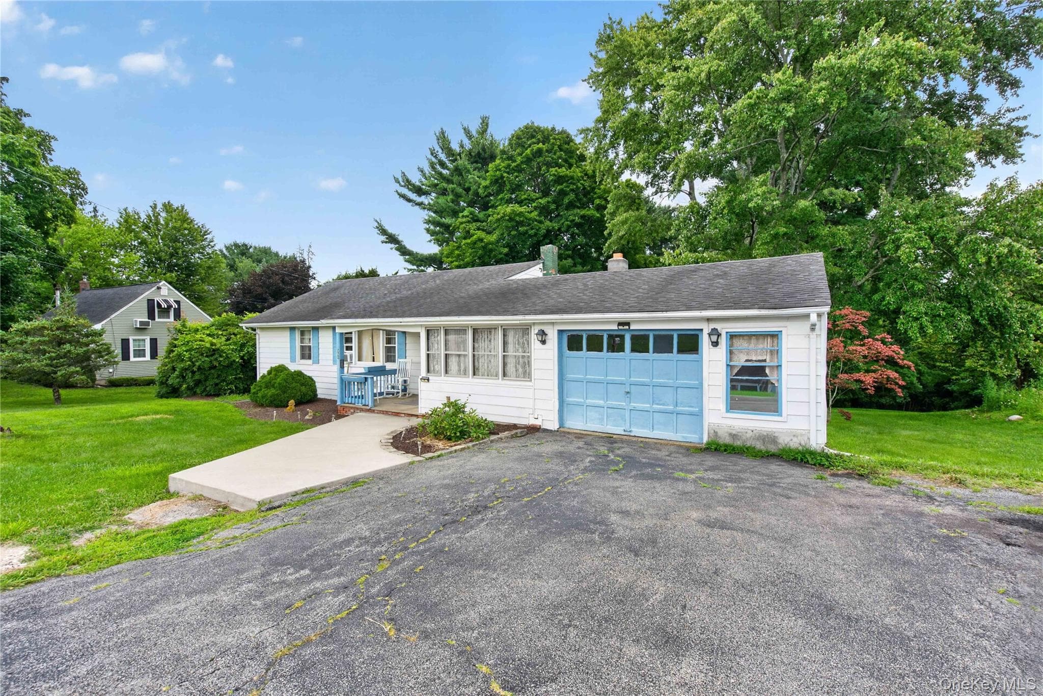 566 Lakeside Road thumbnail 2
