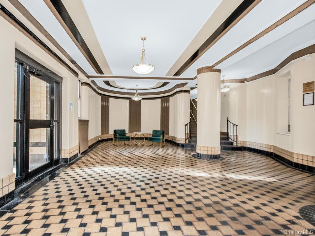 2166 Bronx Park Unit: 6D thumbnail 2