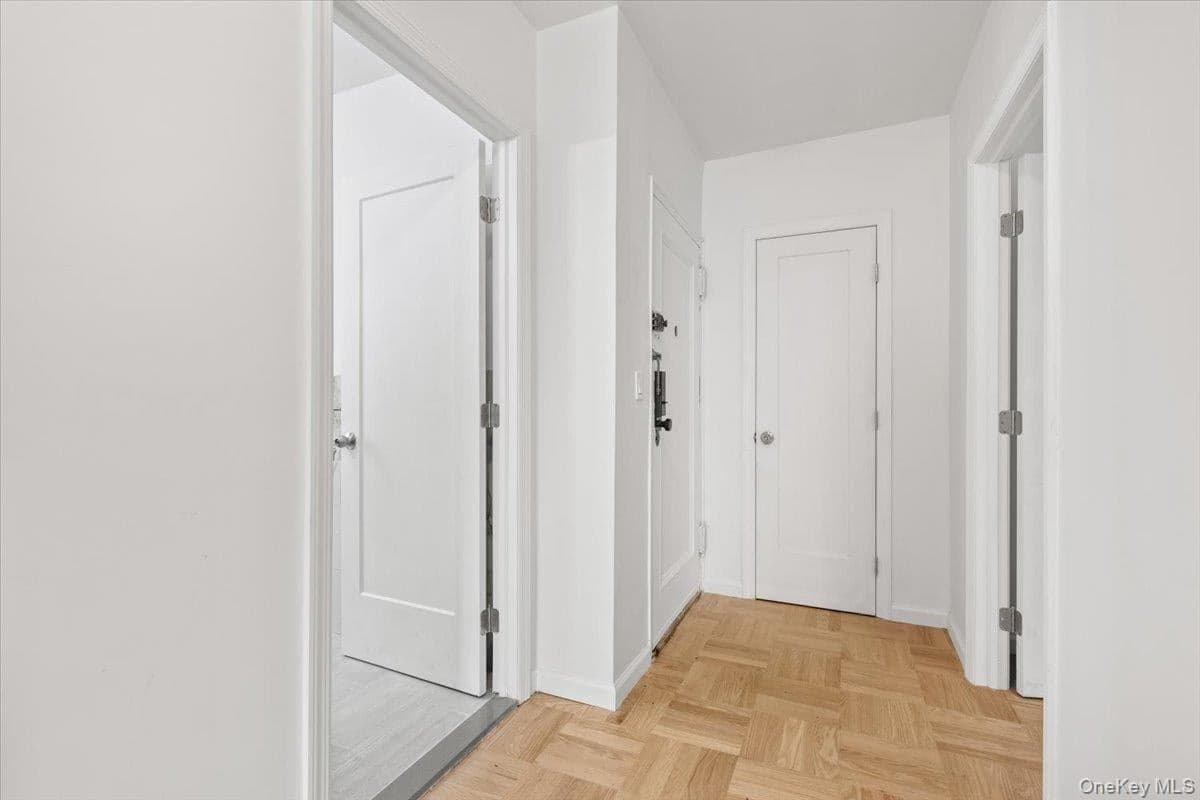 196 Garth Road Unit: 1F thumbnail 6