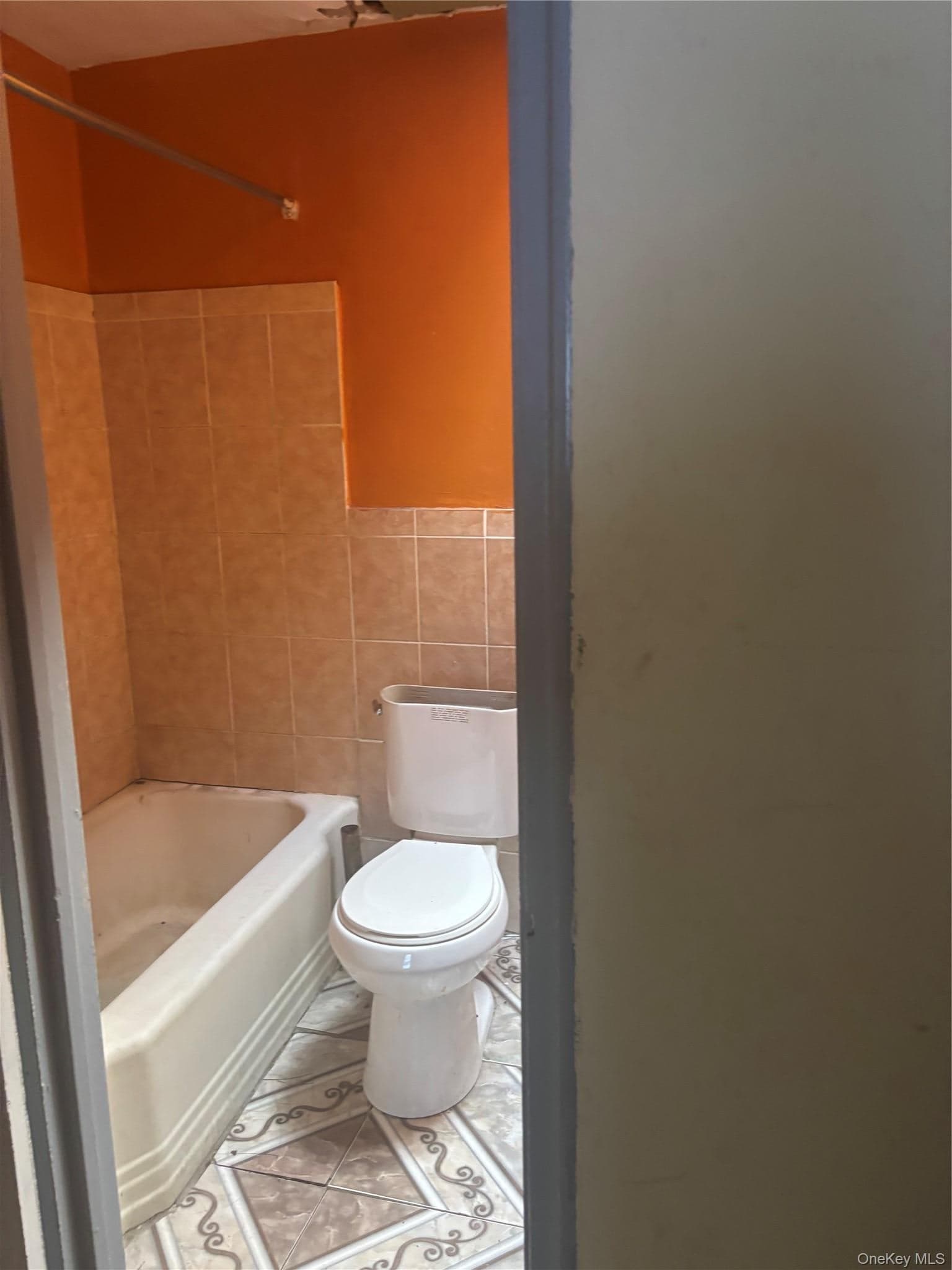 1056 Colgate Avenue thumbnail 7