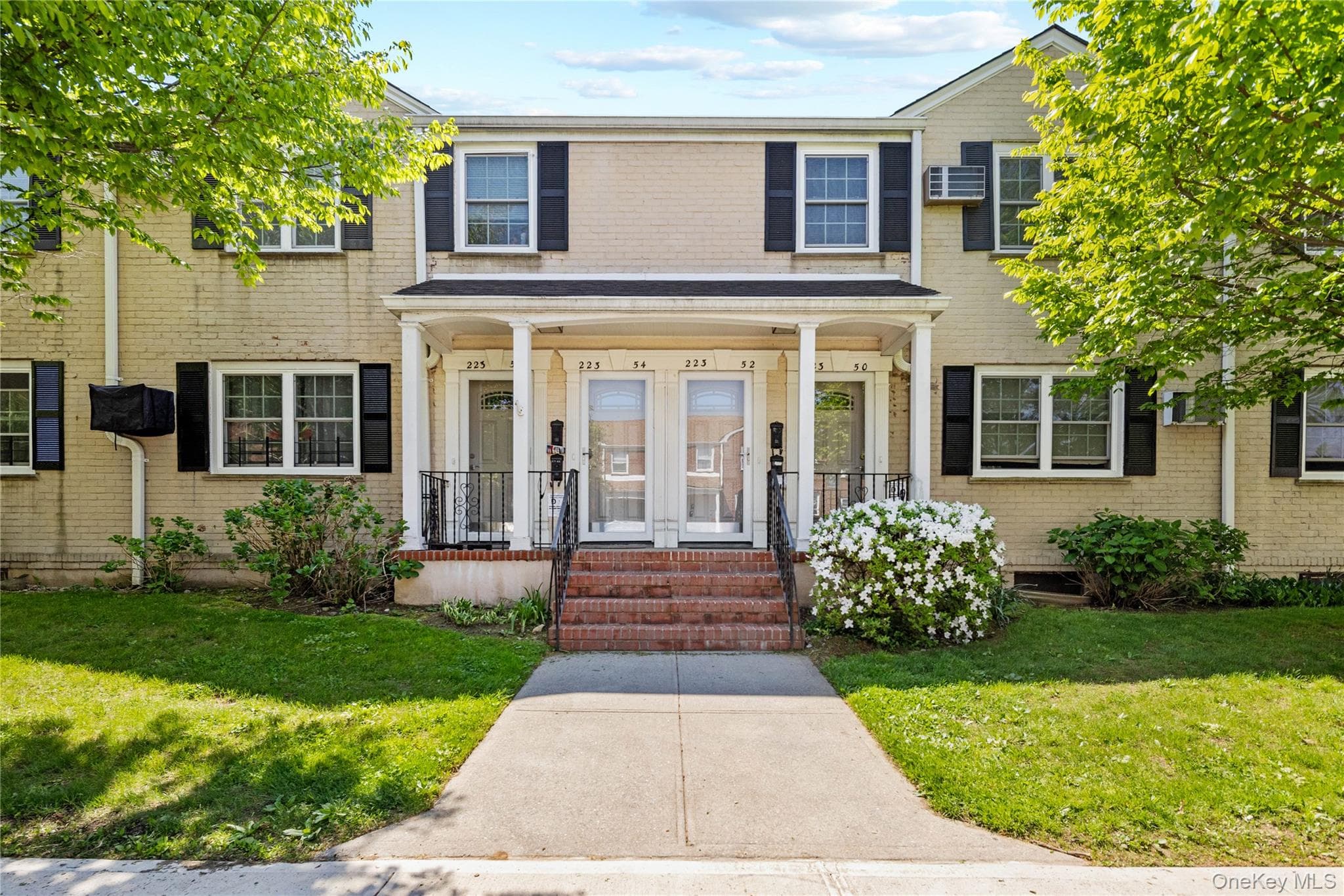 223-52 65th Avenue Unit: 52B, Oakland Gardens