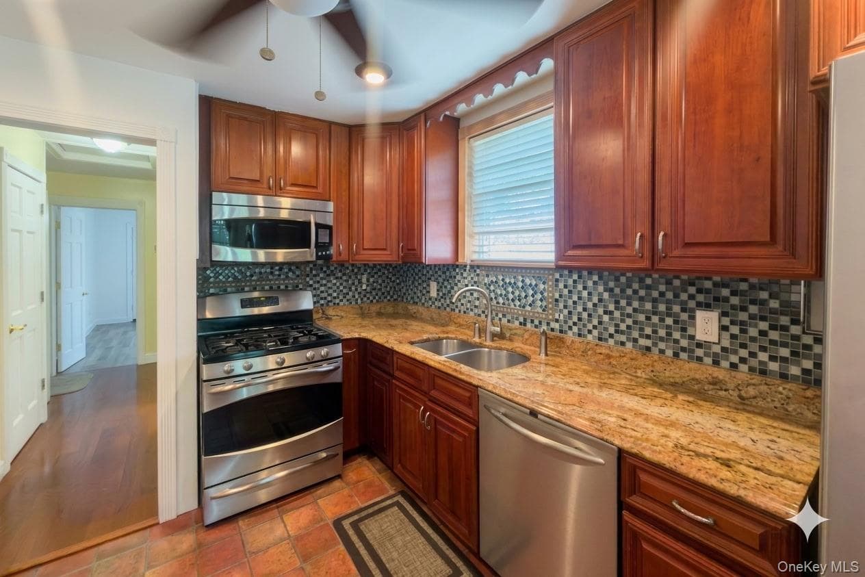 3234 Colden Avenue thumbnail 8