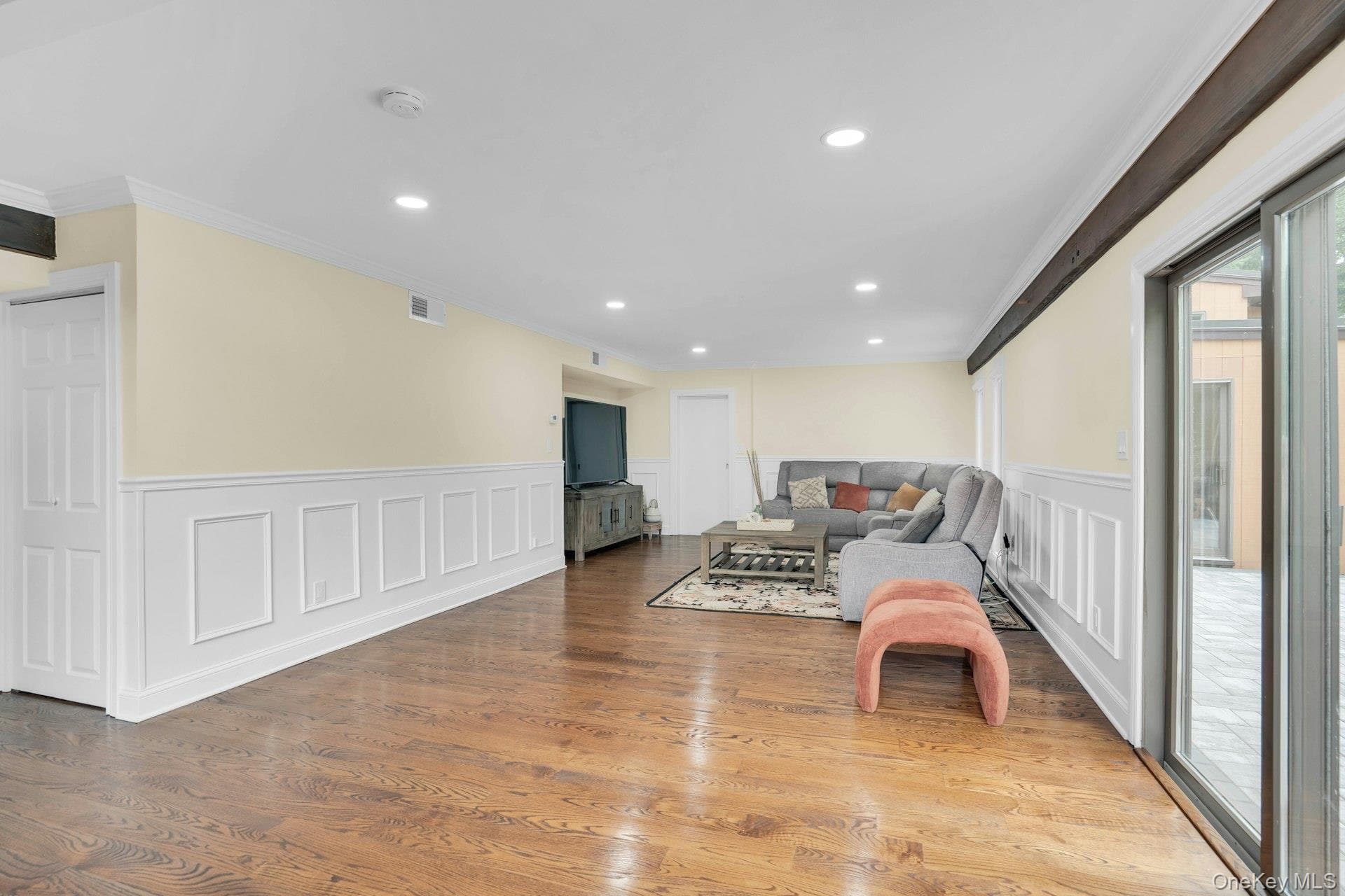 764 Vanderbilt Parkway thumbnail 14