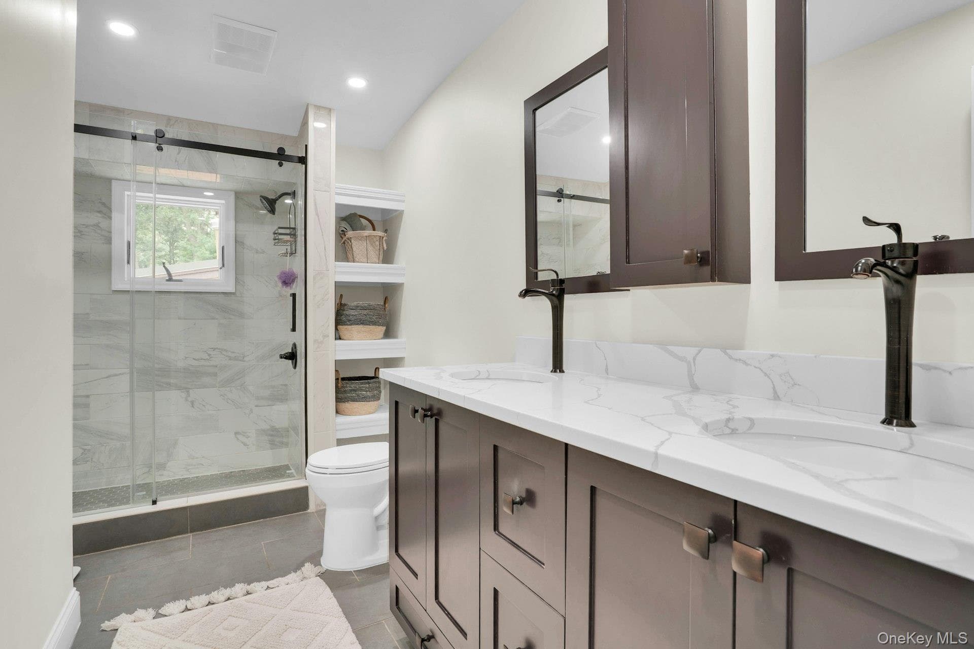 764 Vanderbilt Parkway thumbnail 30