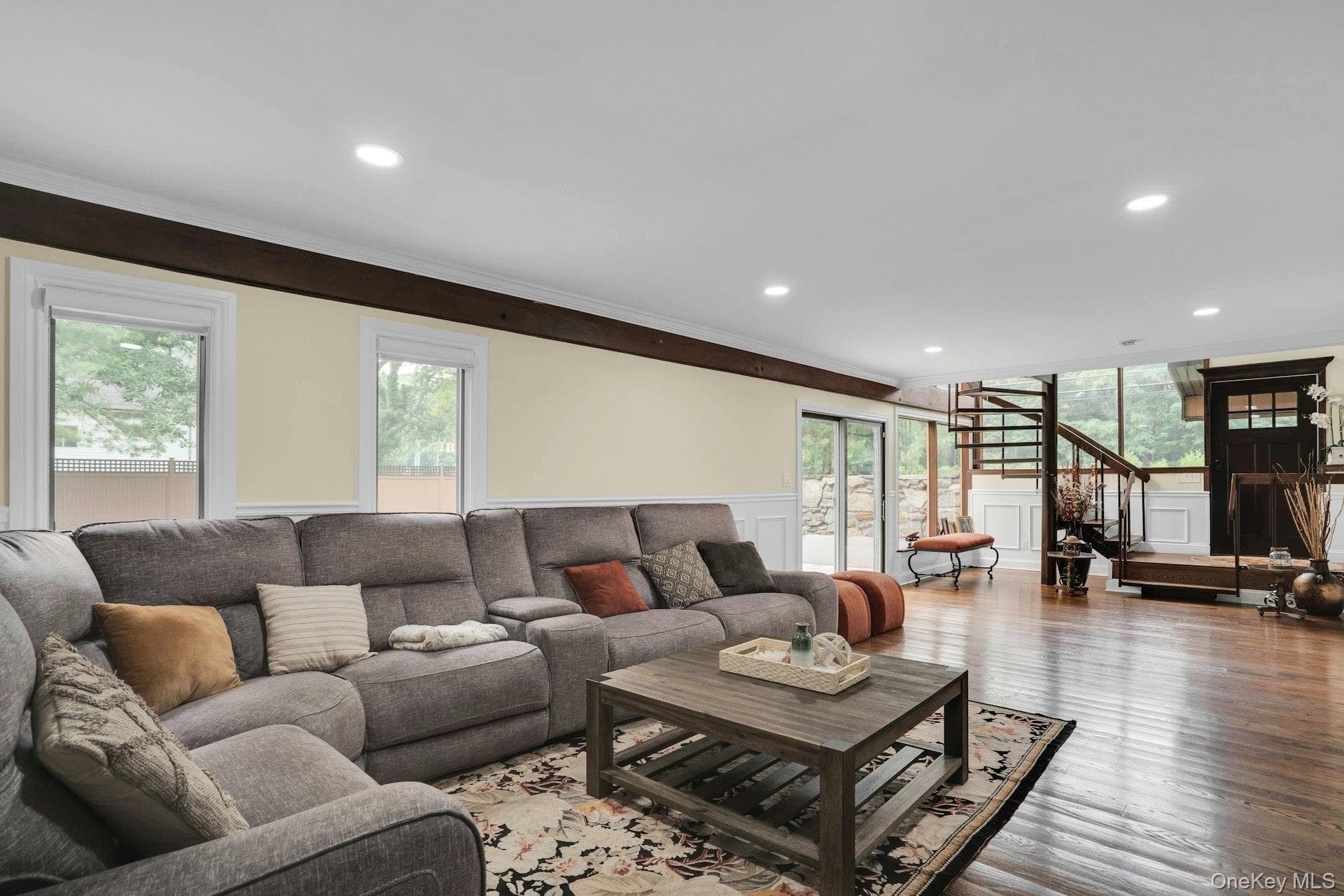764 Vanderbilt Parkway thumbnail 11