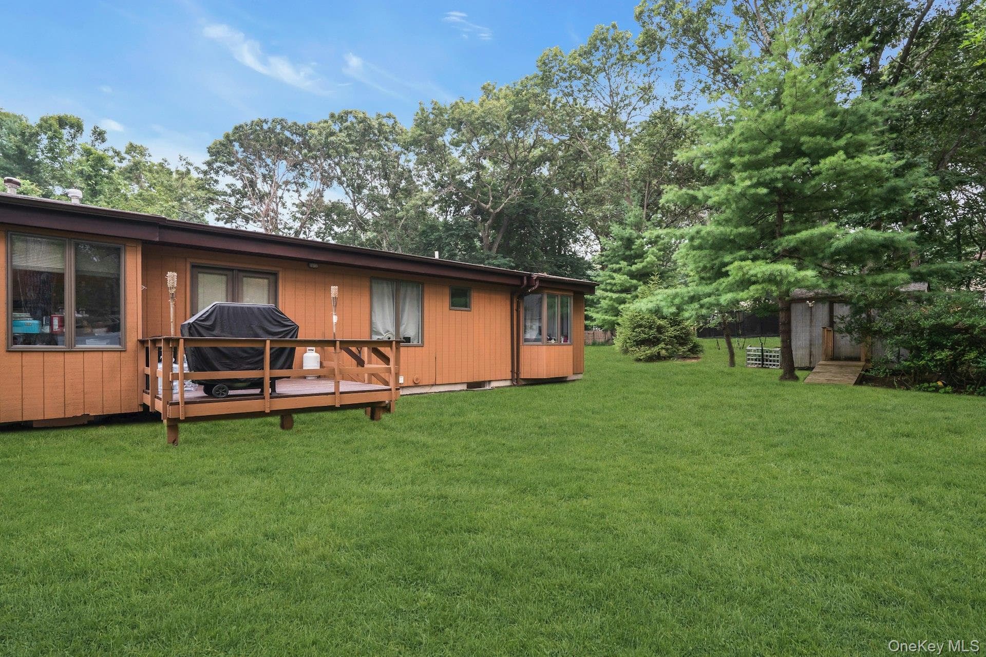 764 Vanderbilt Parkway thumbnail 37