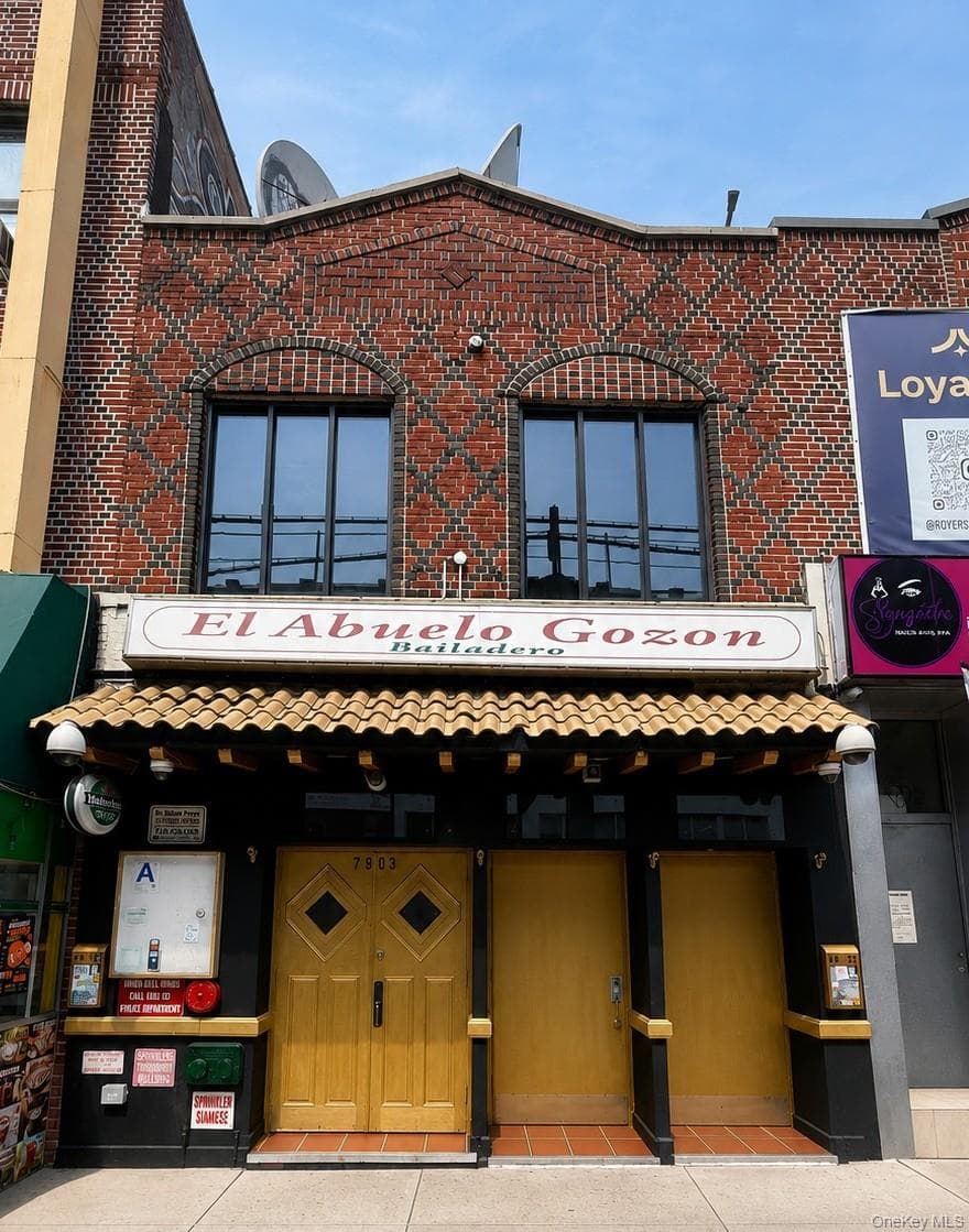 7903 Roosevelt Avenue, Jackson Heights