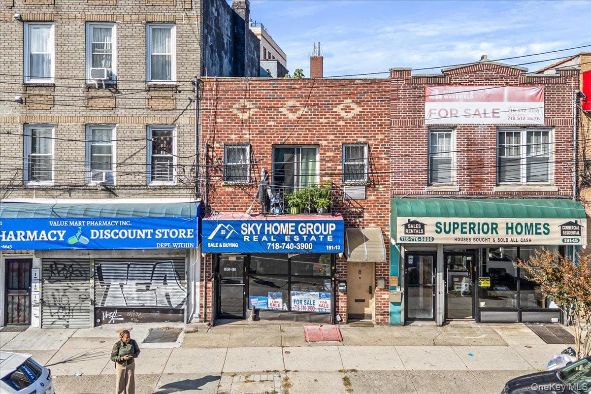 191-13 Jamaica Avenue, Hollis