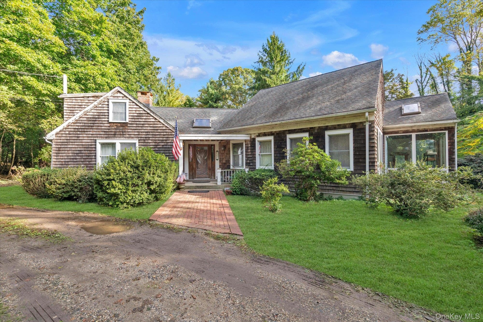 231 Southdown Road photo 1