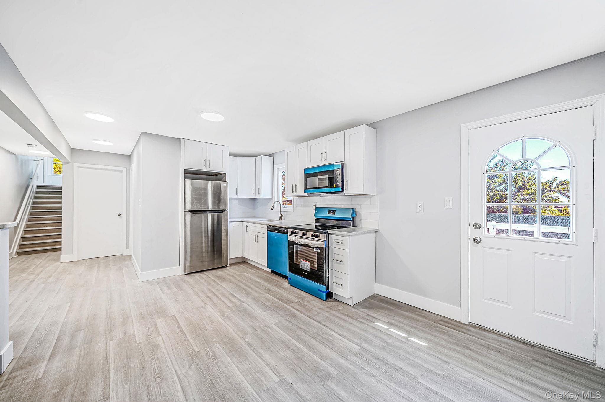 745 Anderson Avenue thumbnail 11
