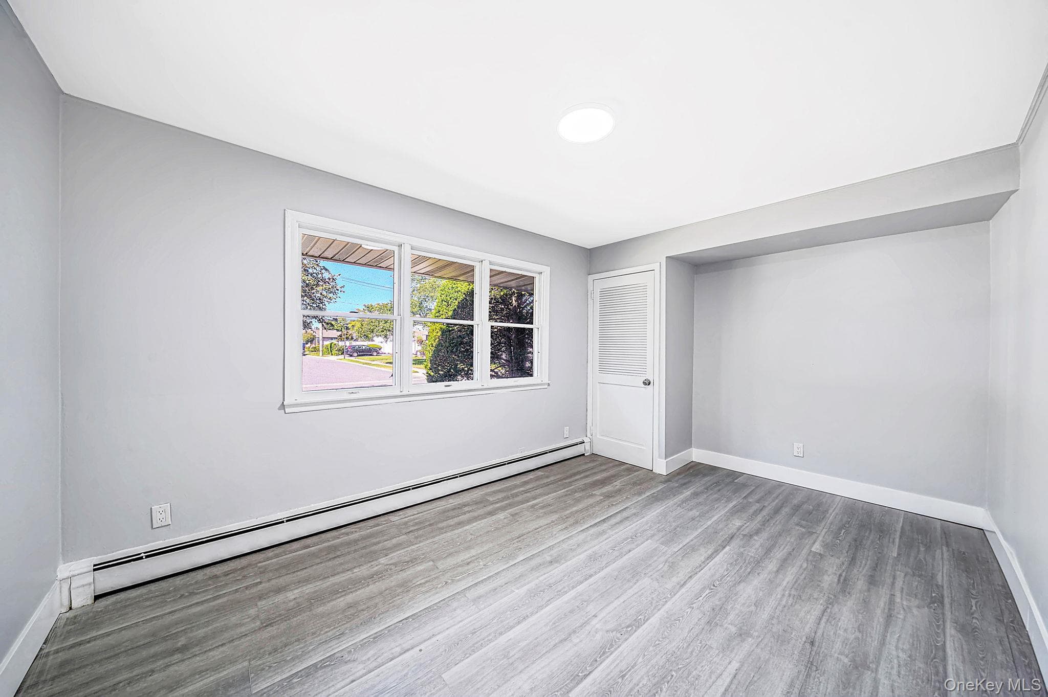 745 Anderson Avenue thumbnail 17