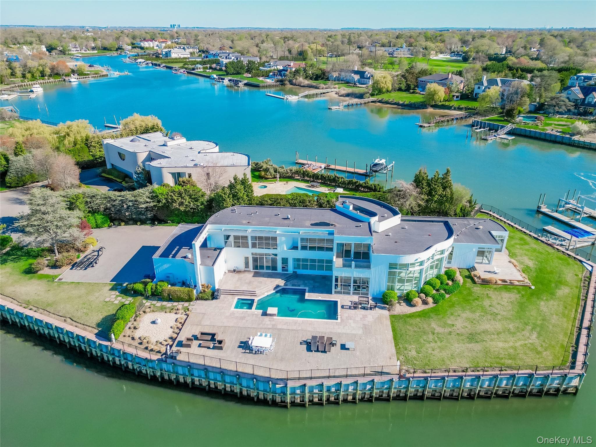 50 Heron Drive photo 1