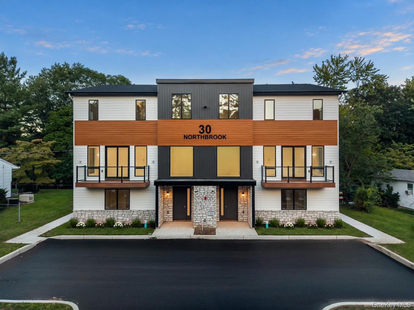 30 Northbrook Road Unit: 201, Spring Valley