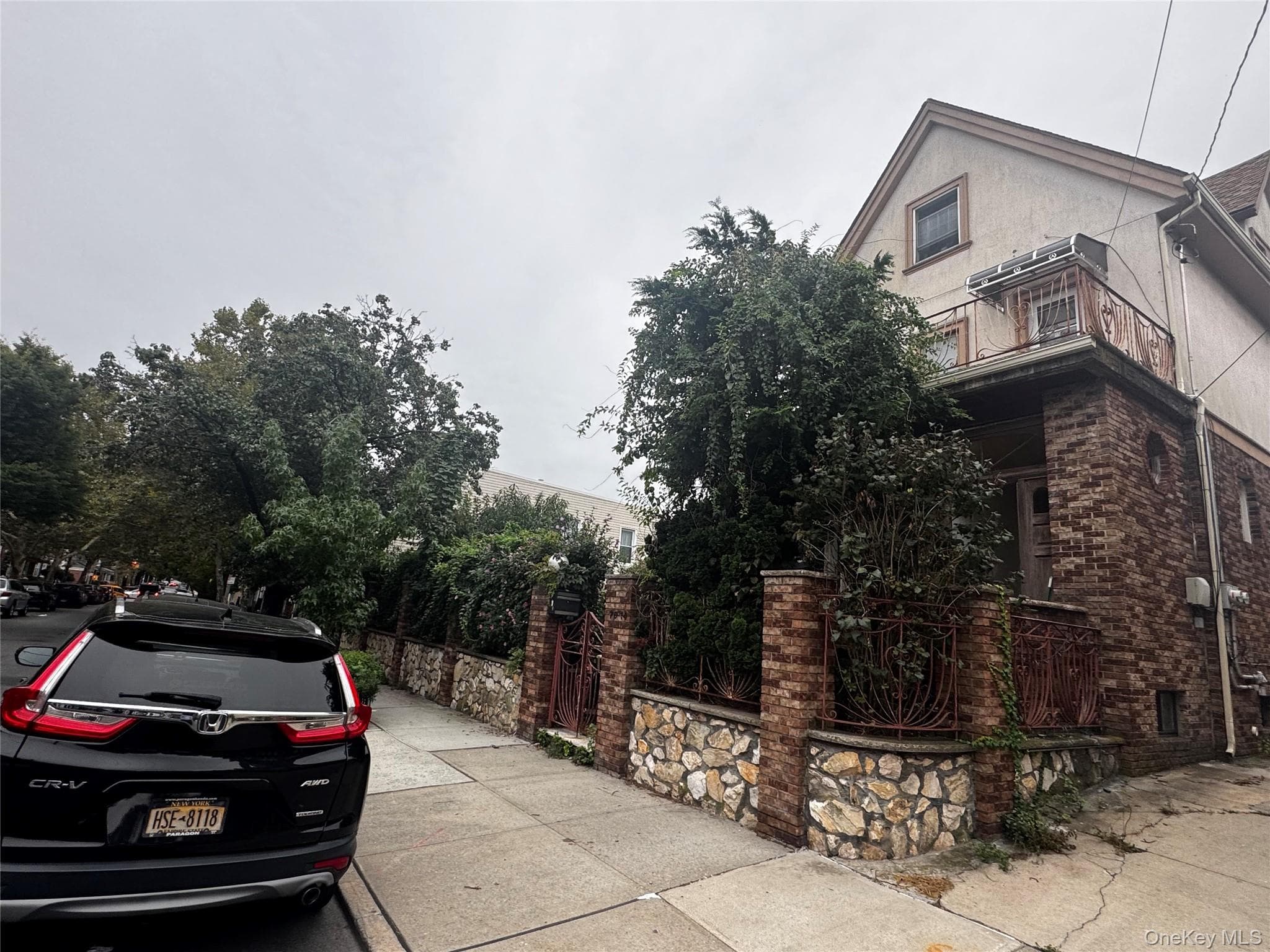 70-14 69 Street St thumbnail 3