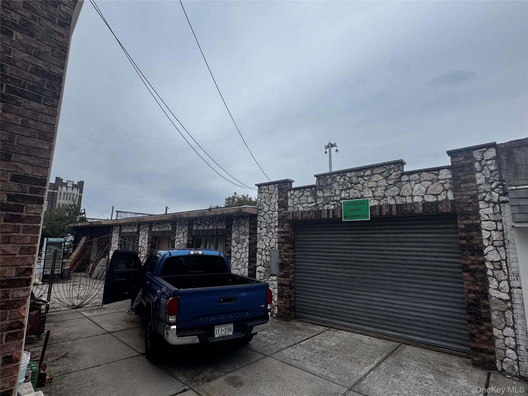 70-14 69 Street St thumbnail 7