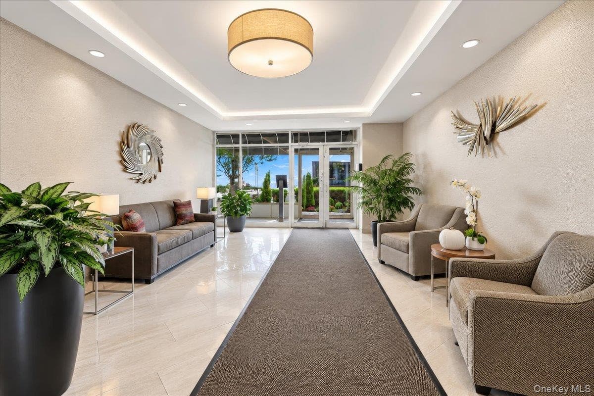 1296 Midland Avenue Unit: L2 thumbnail 2