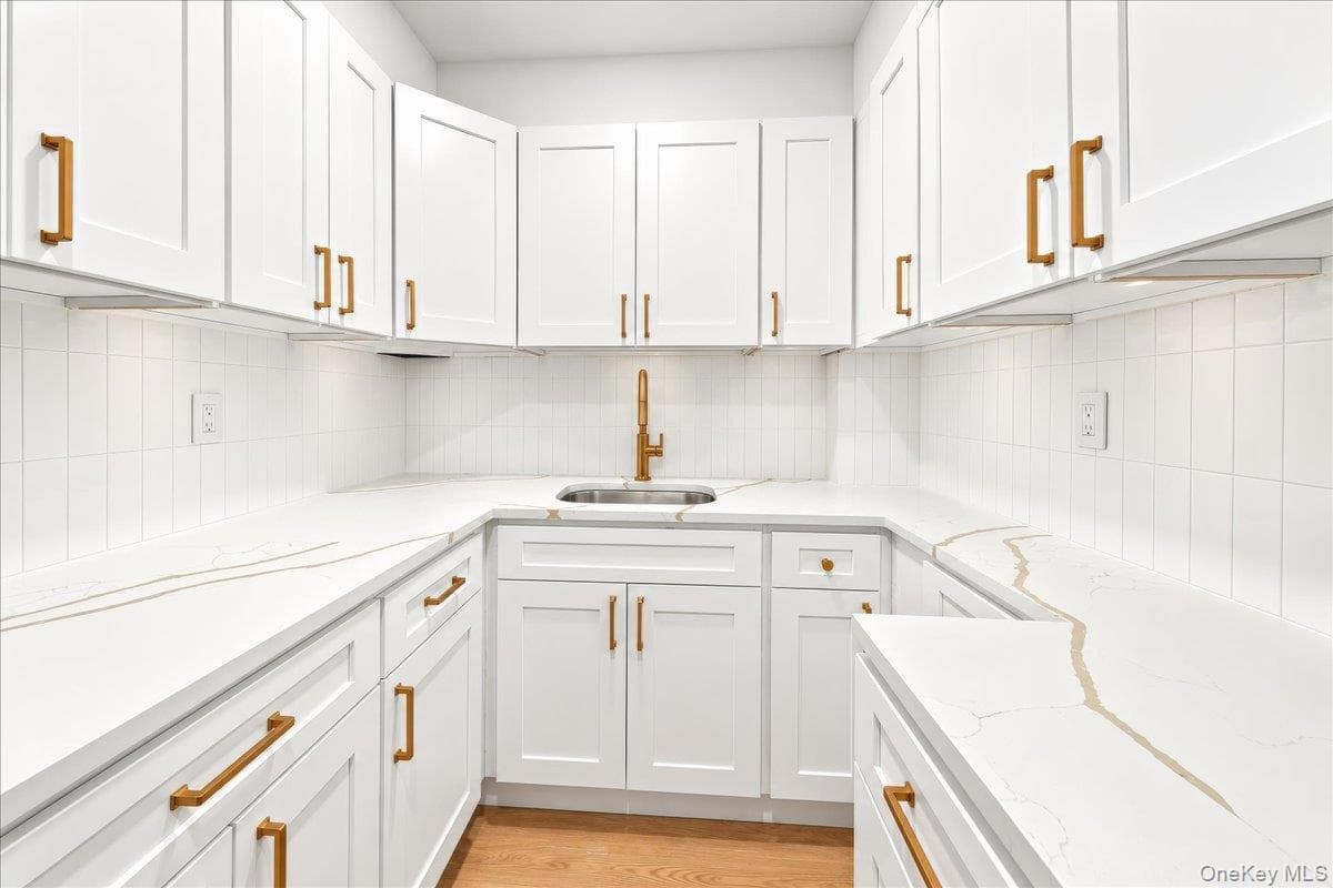 1296 Midland Avenue Unit: L2 thumbnail 8