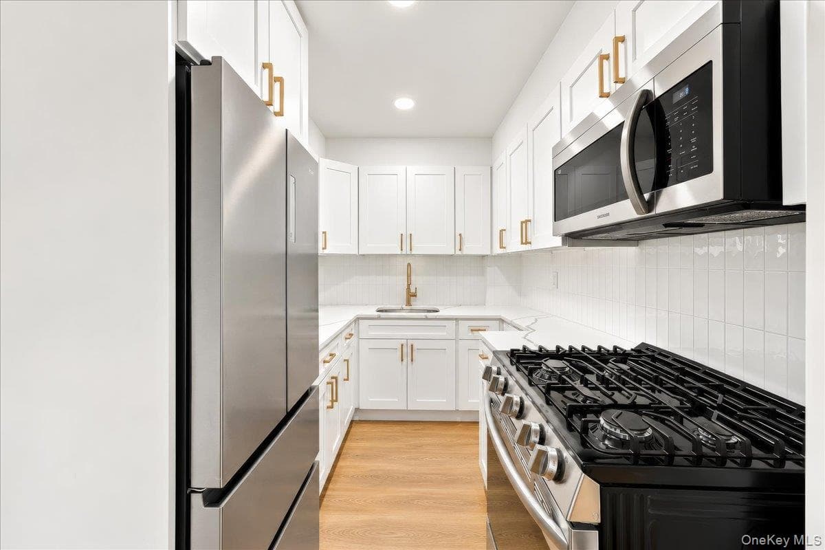 1296 Midland Avenue Unit: L2 thumbnail 7